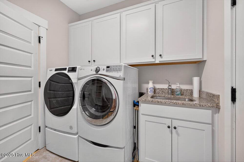 100525944 | Photo 15