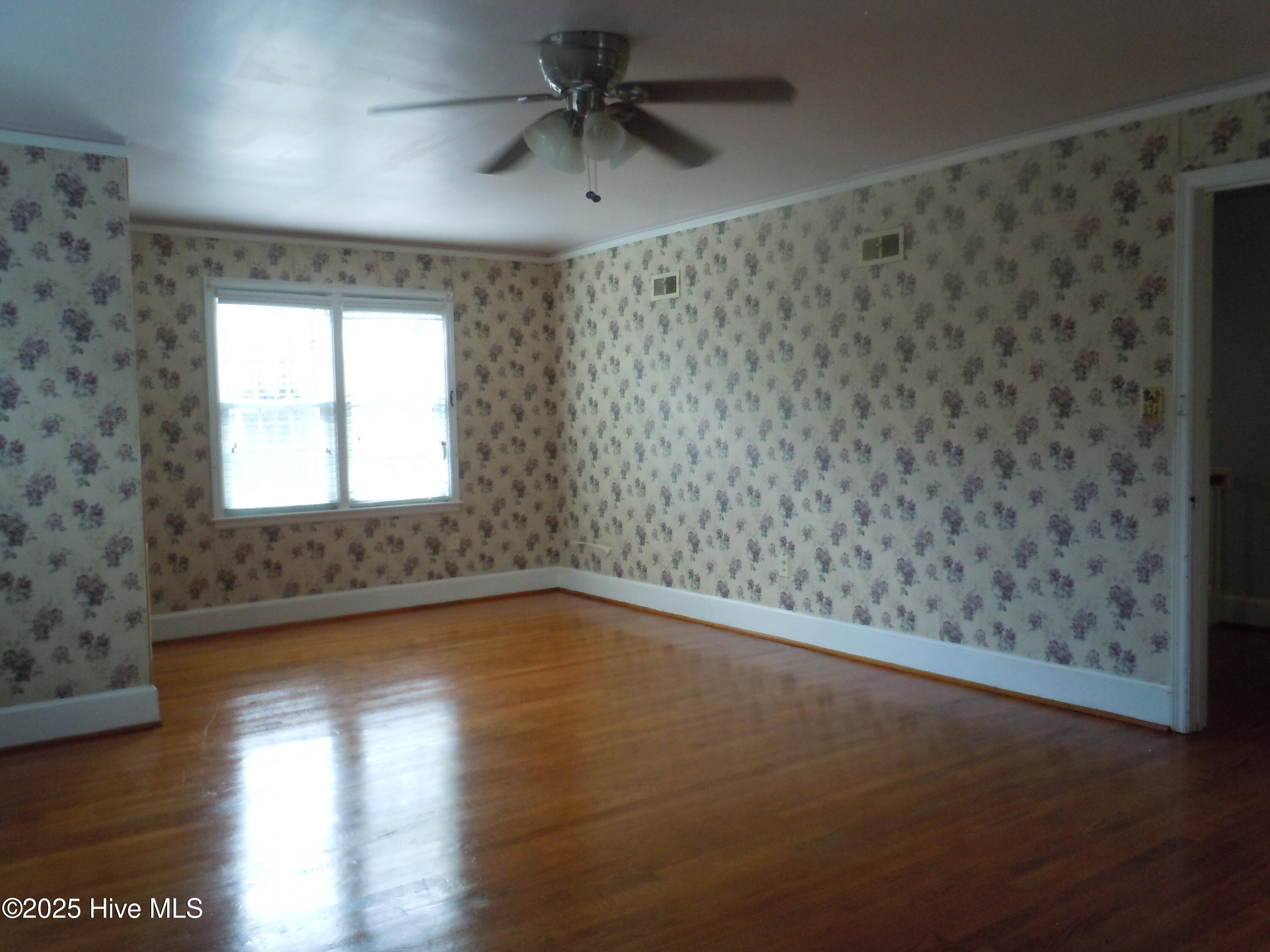 100536293 | Photo 43