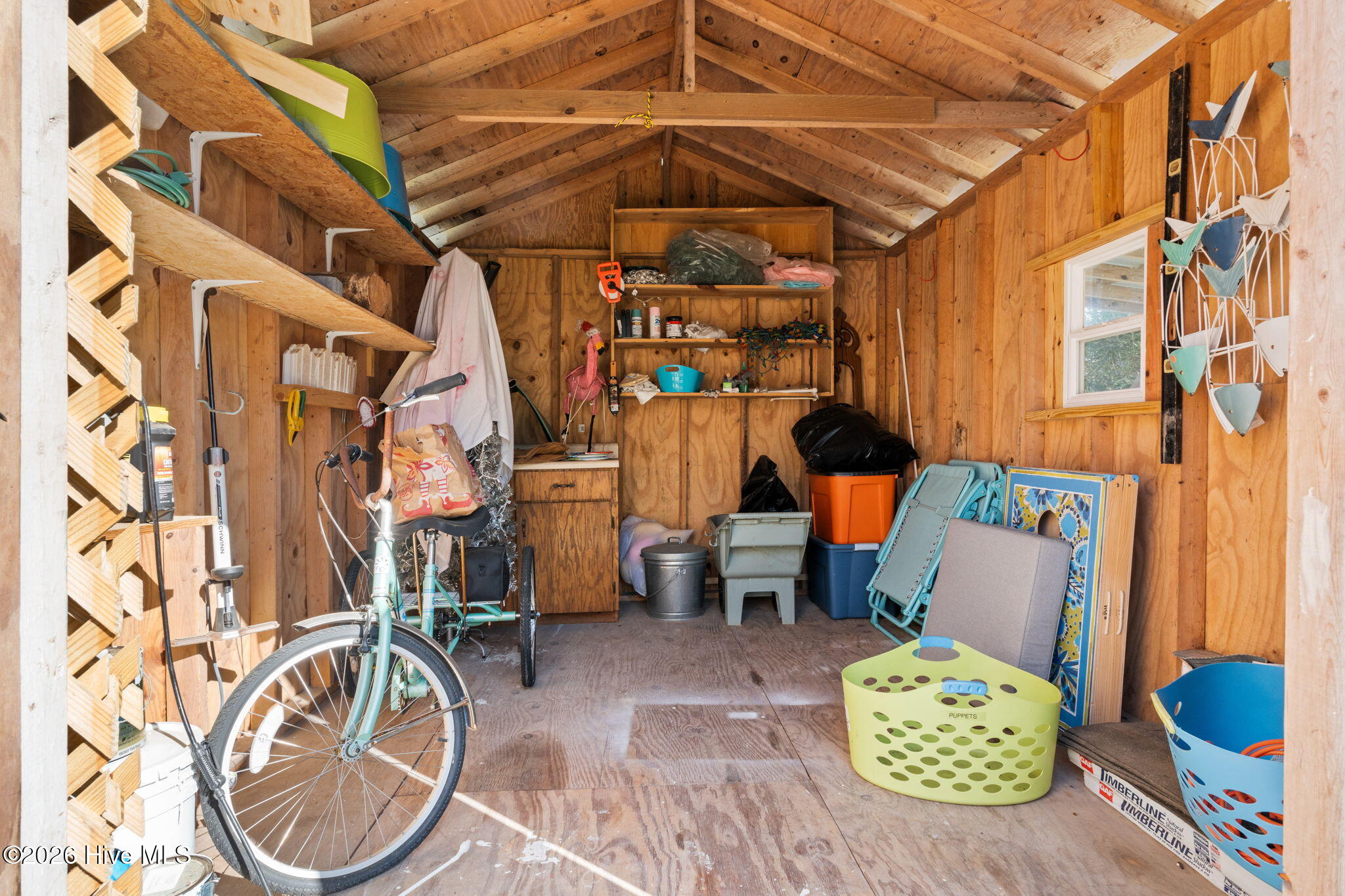 100562668 | Photo 40