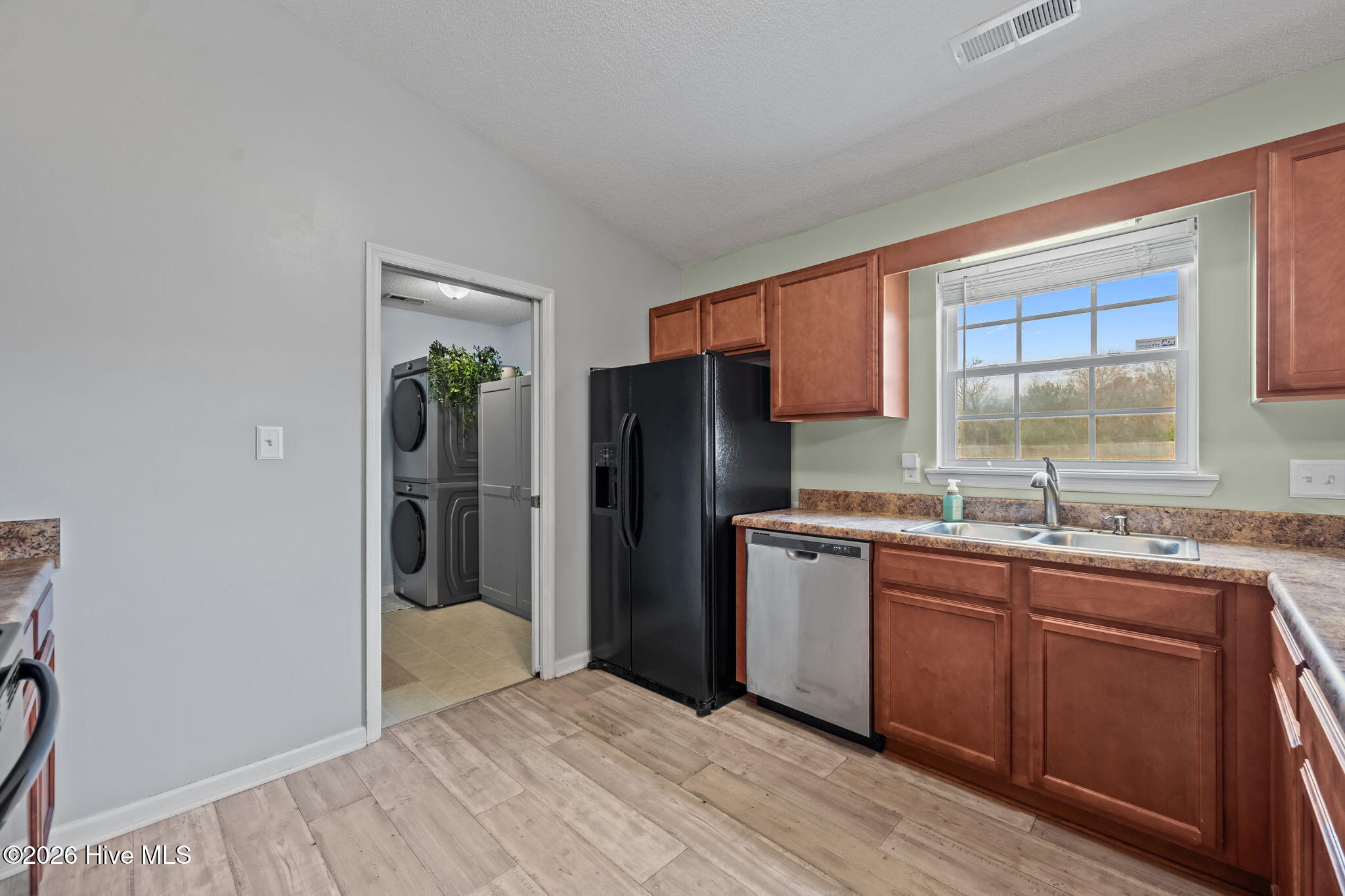 100547343 | Photo 17