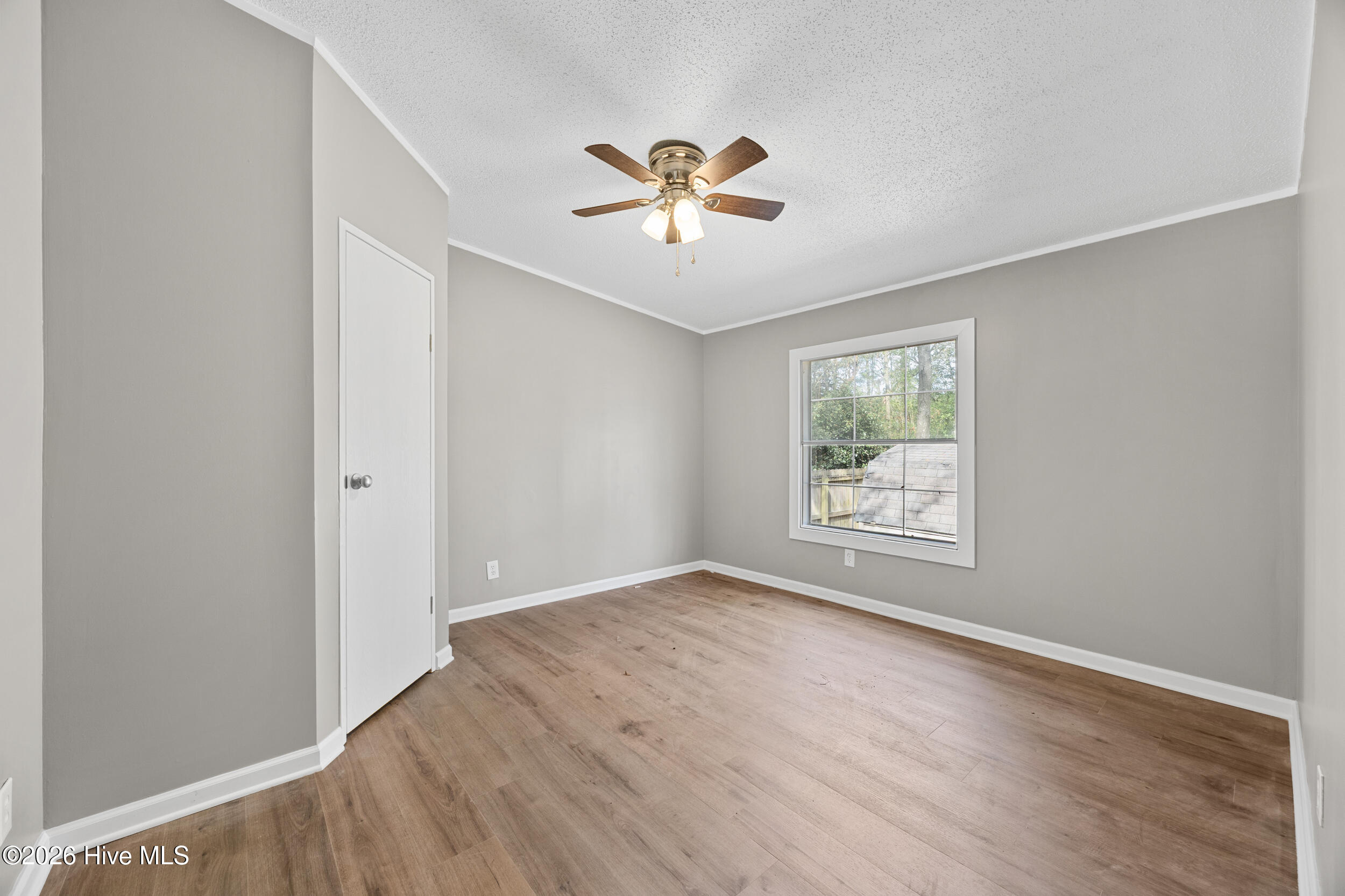 100560049 | Photo 21