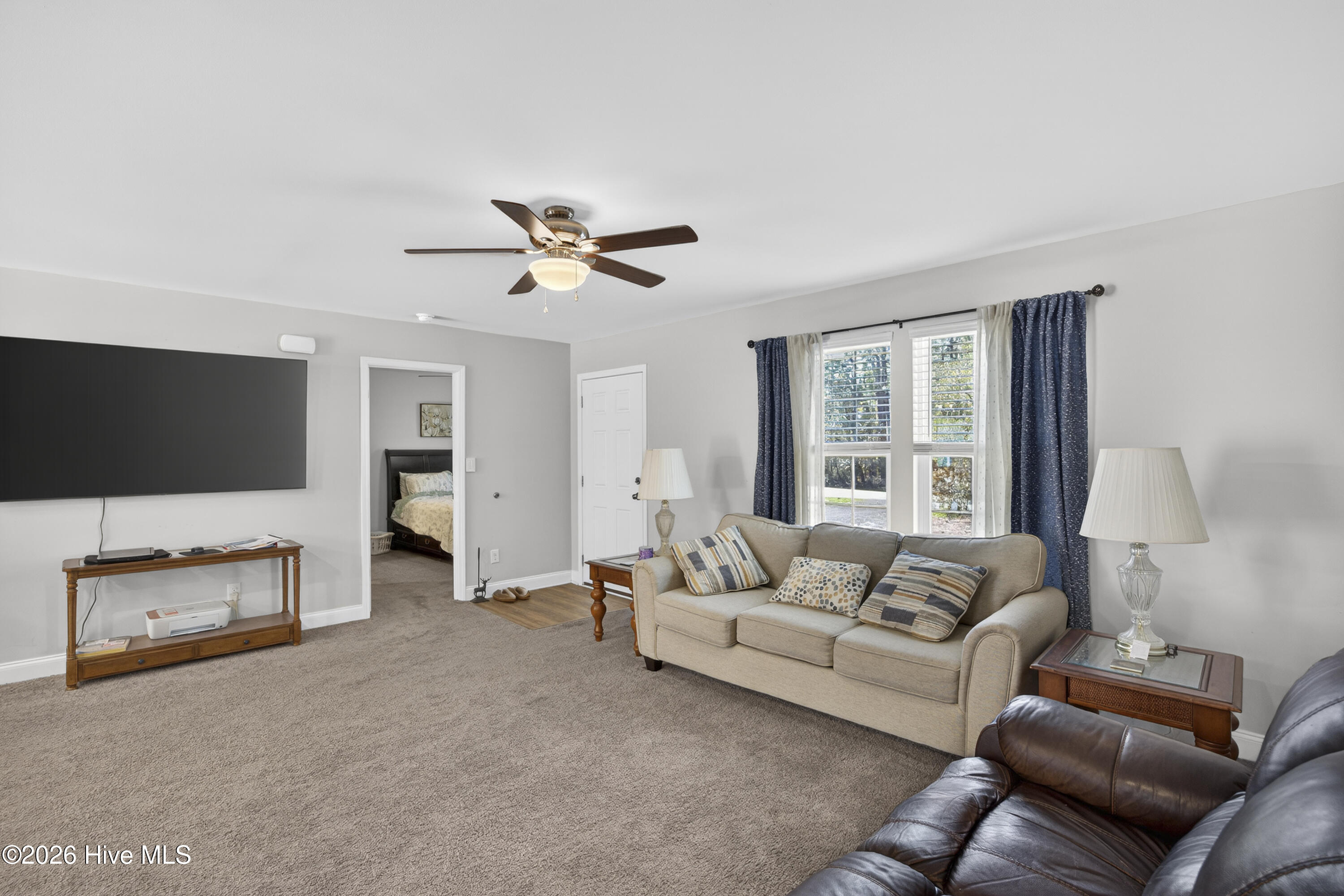 100548706 | Photo 18