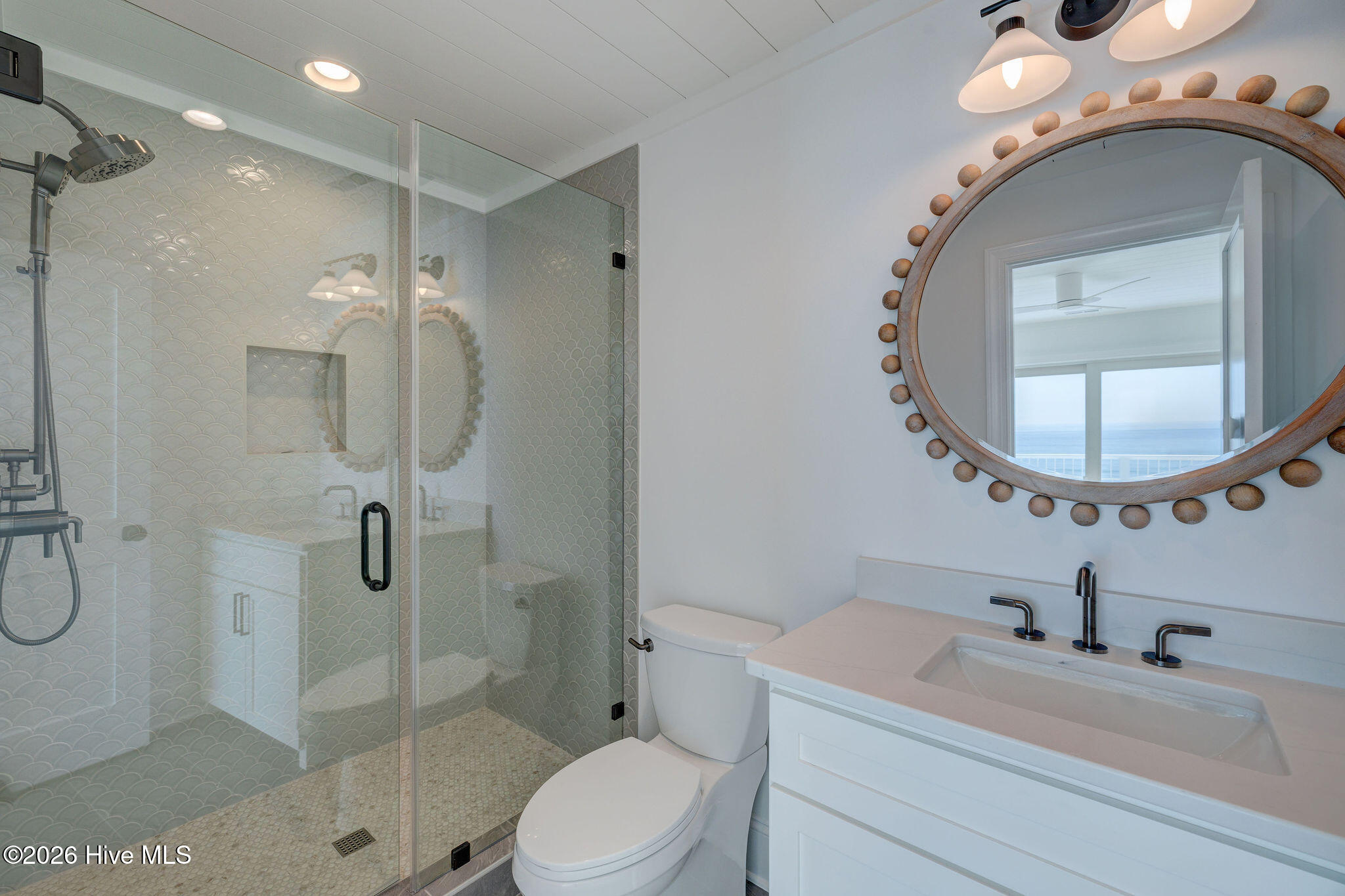 100556815 | Photo 20