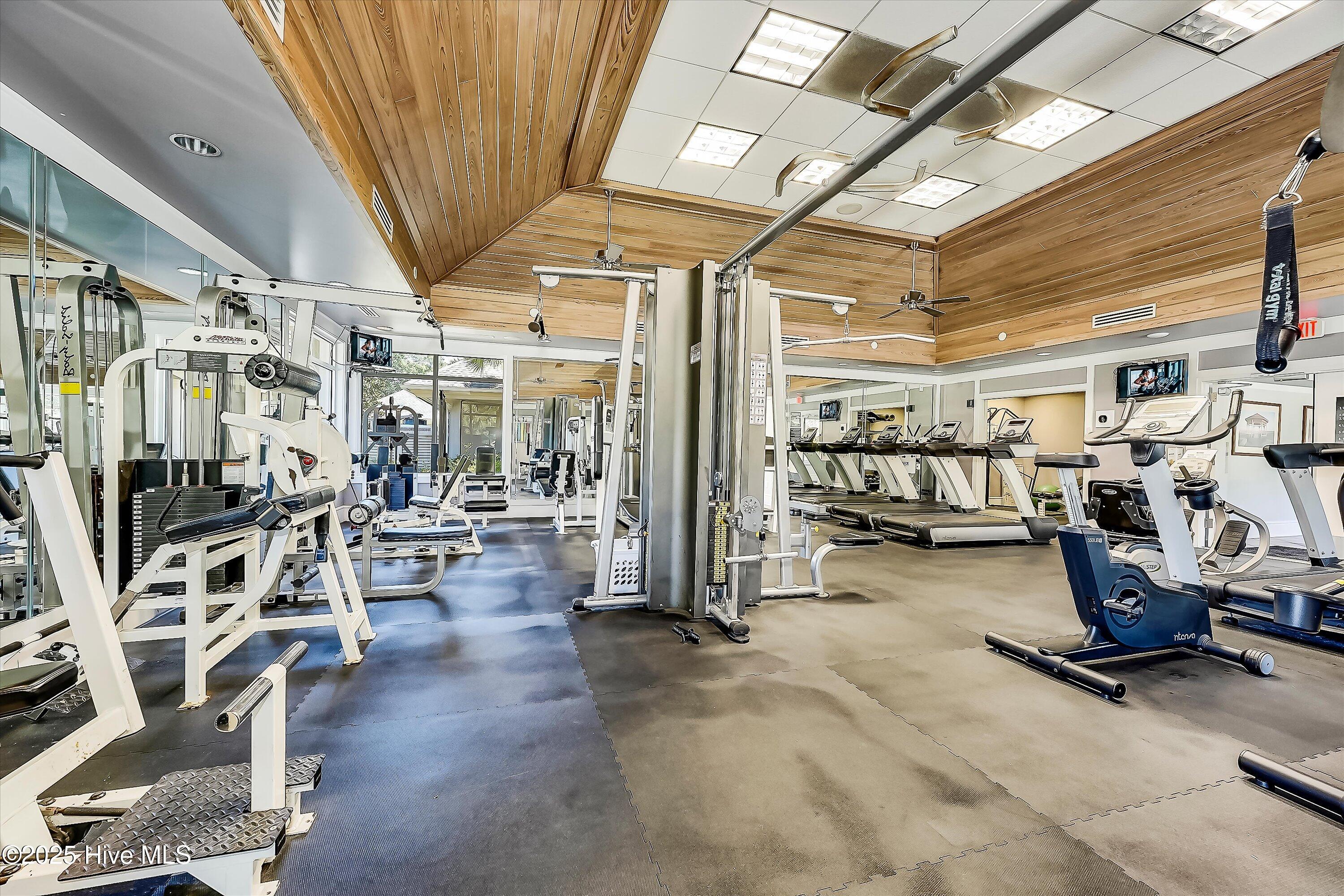 100528105 | Photo 46