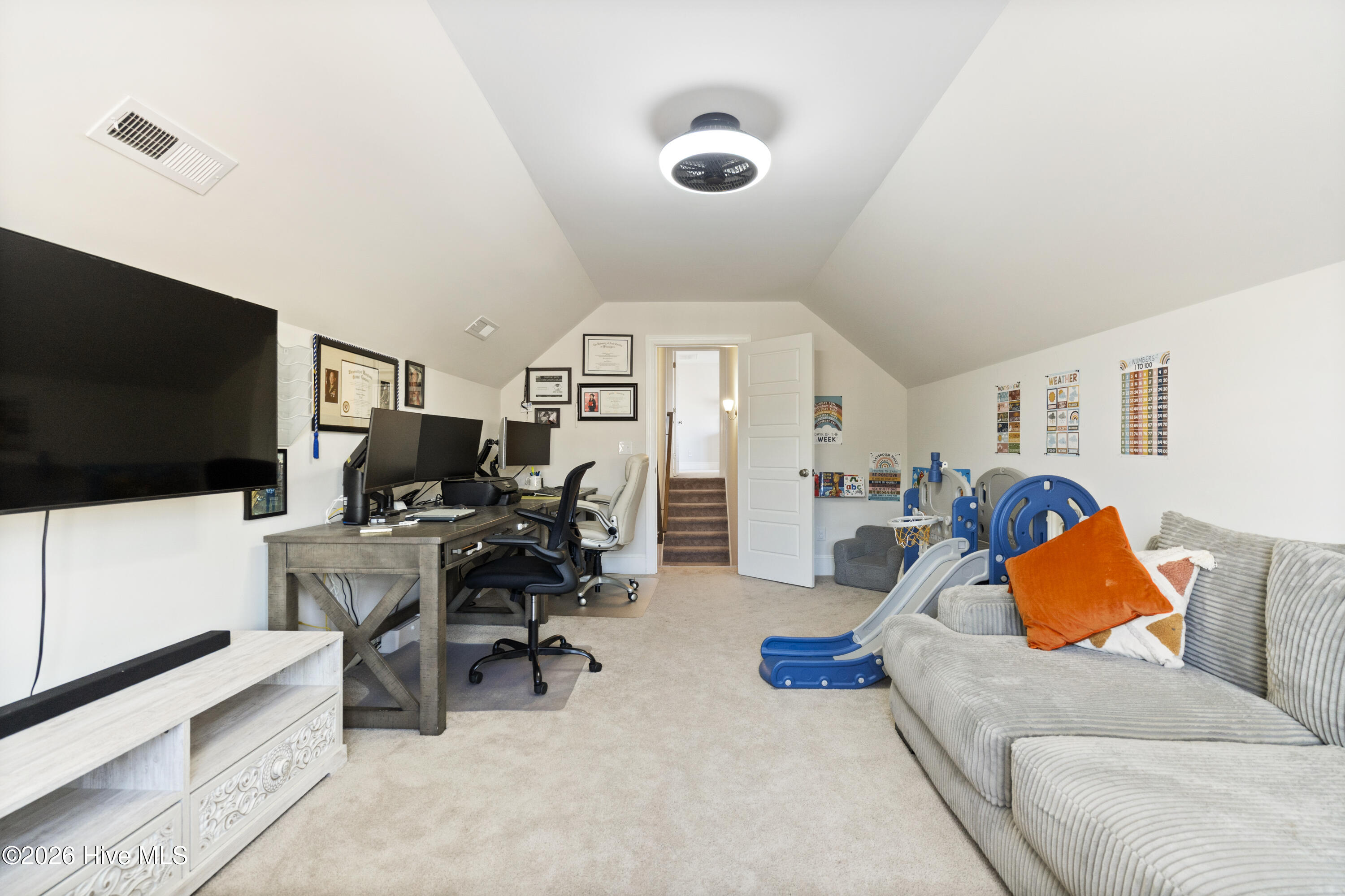 100552467 | Photo 46