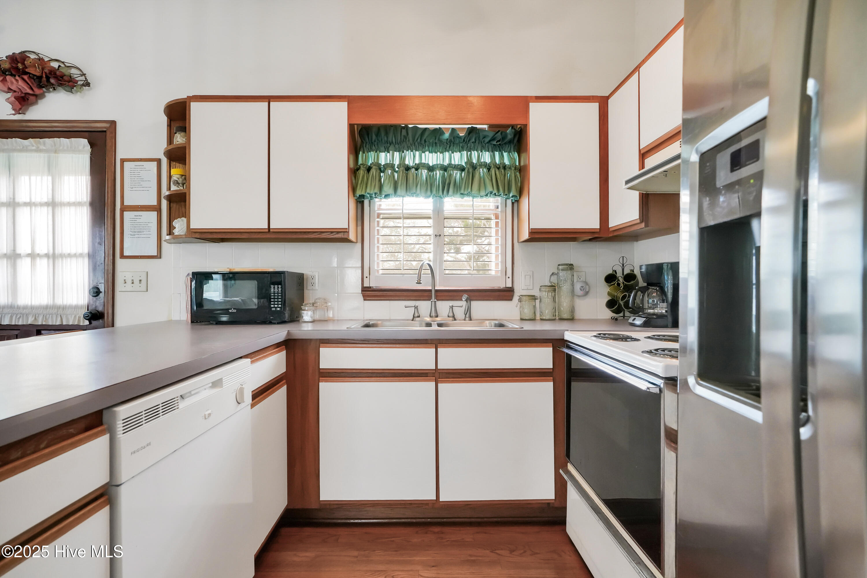 100530451 | Photo 10