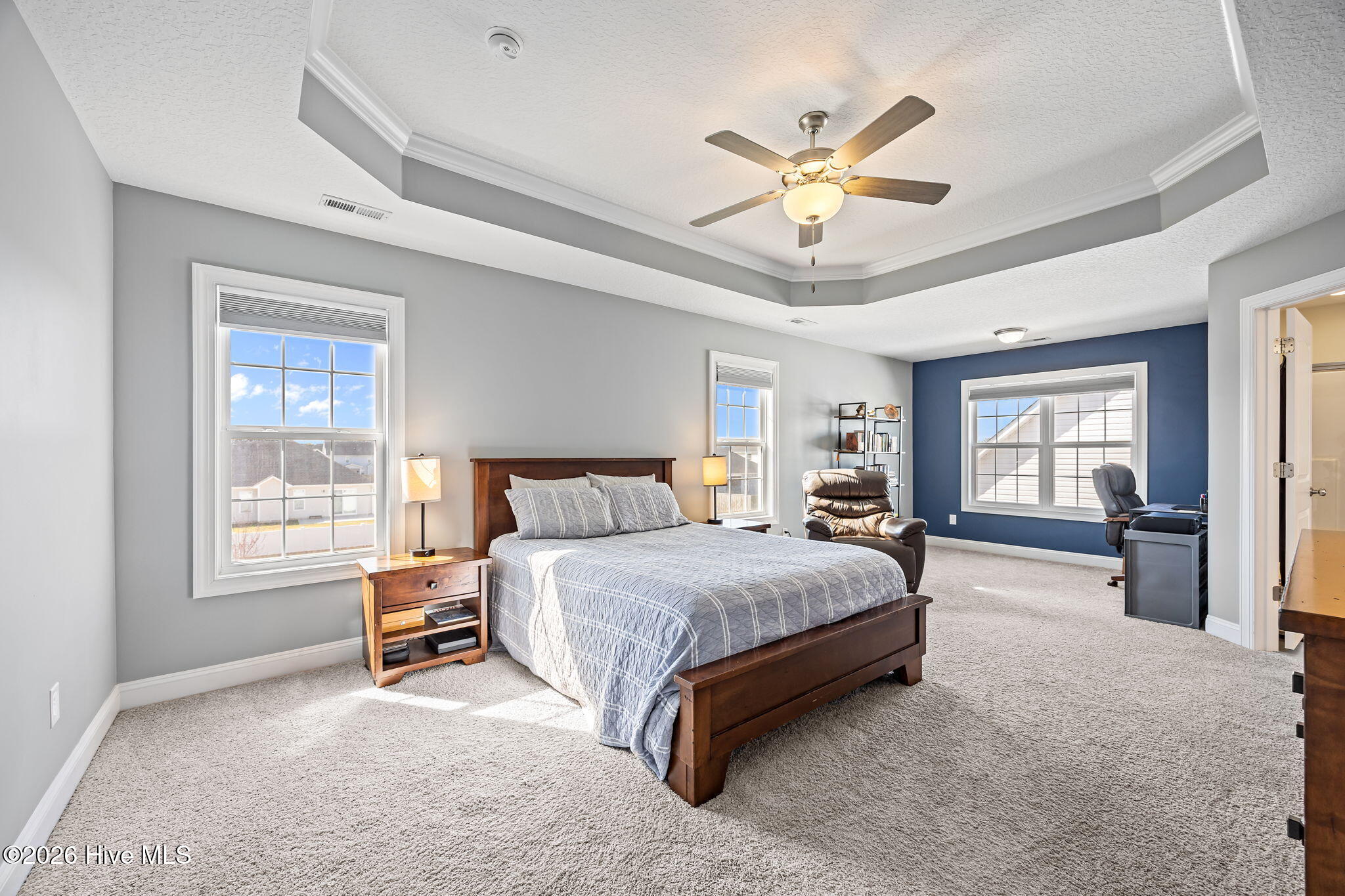 100566991 | Photo 26