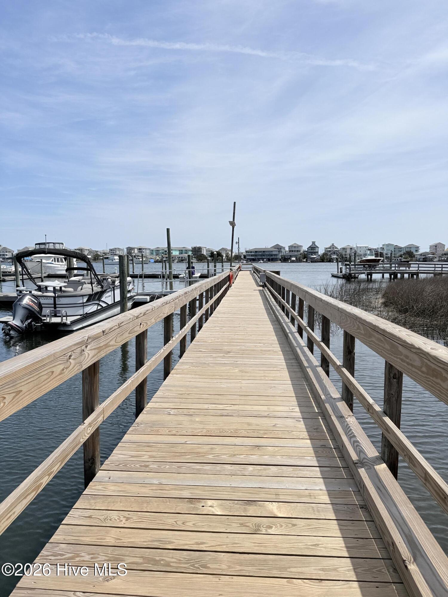 100570413 | Photo 43