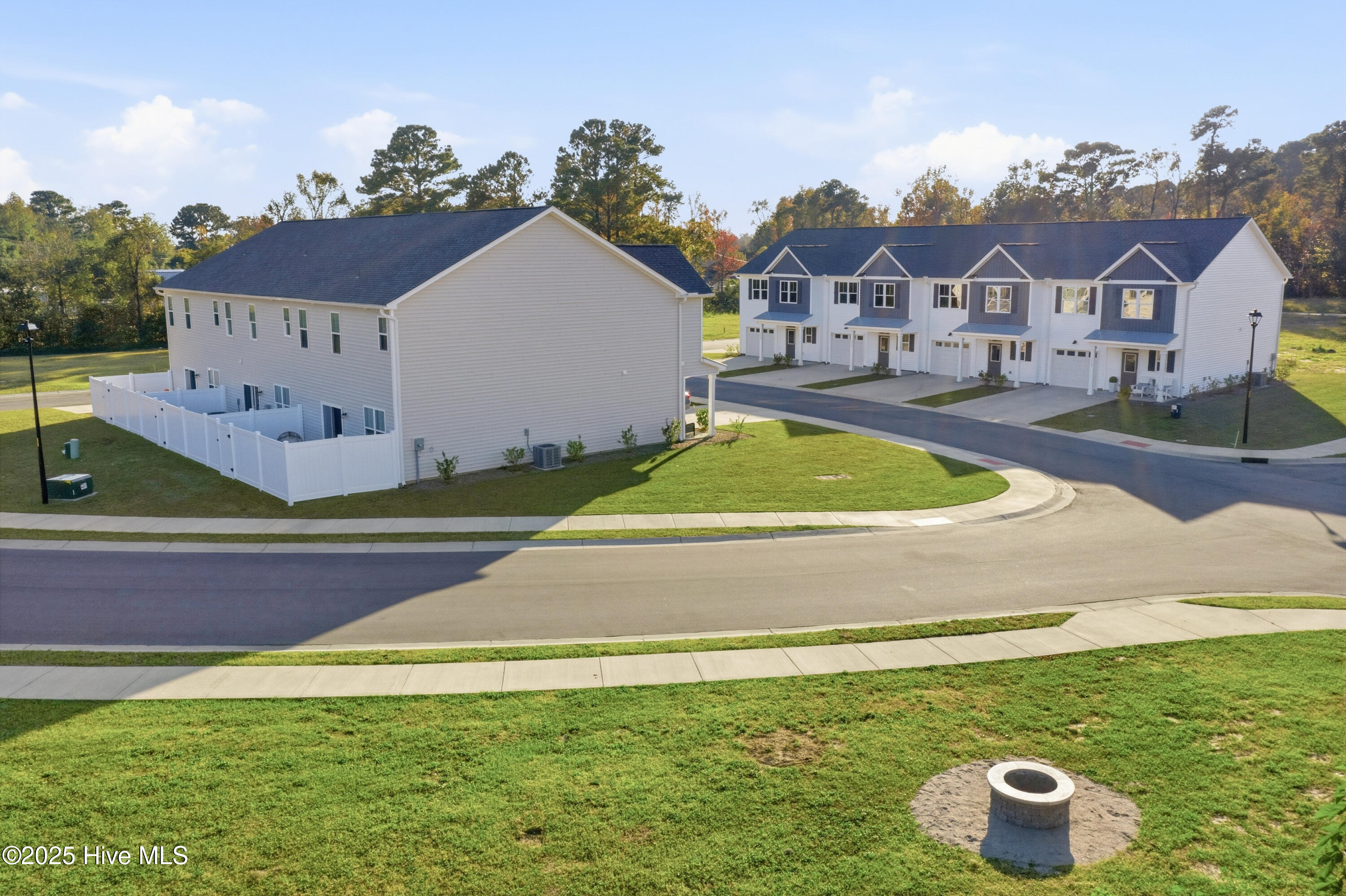 100526492 | Photo 40