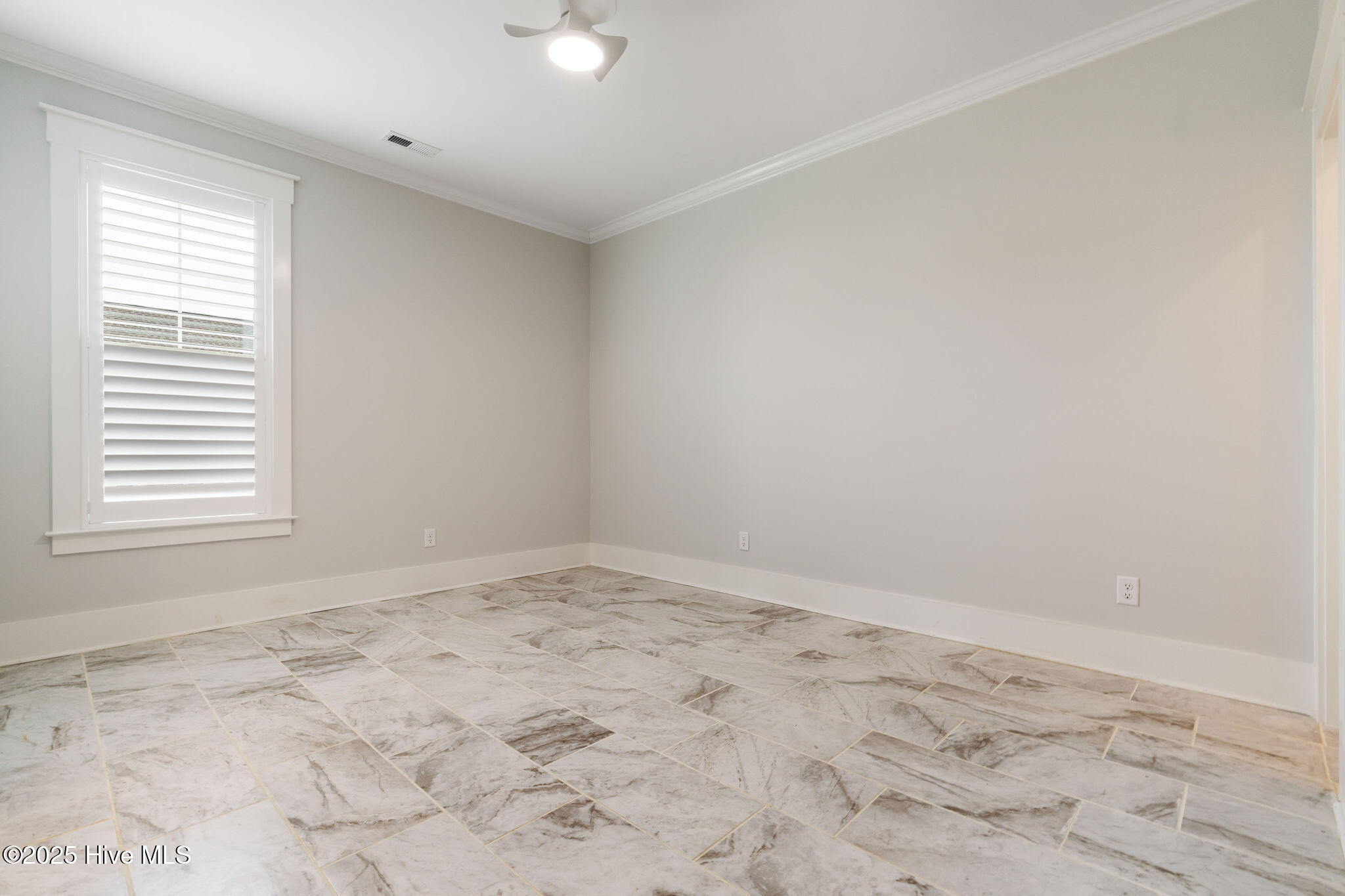 100523892 | Photo 58