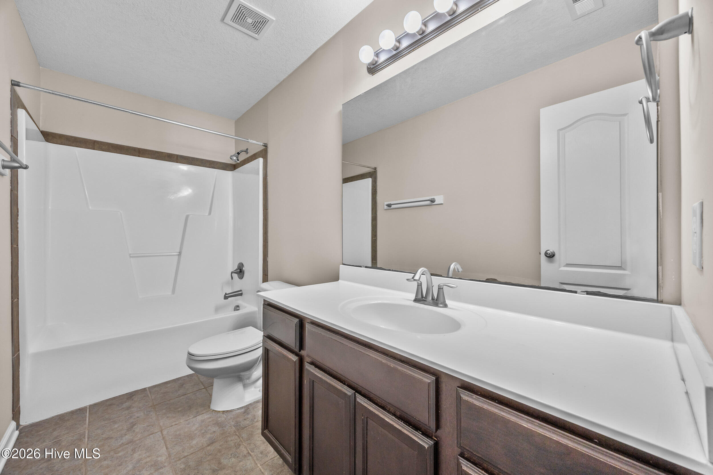 100548661 | Photo 38