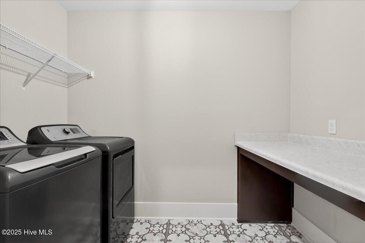 100514096 | Photo 43