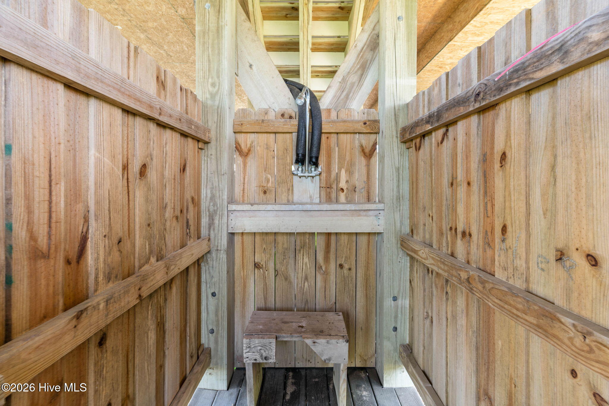 100558415 | Photo 31