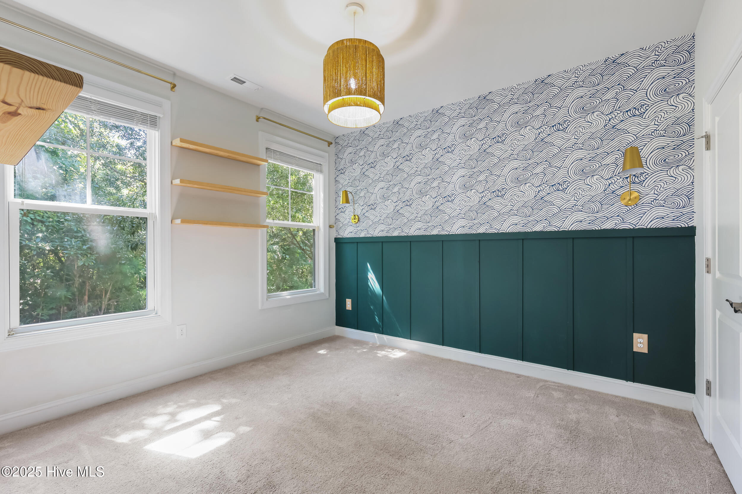 100529345 | Photo 29