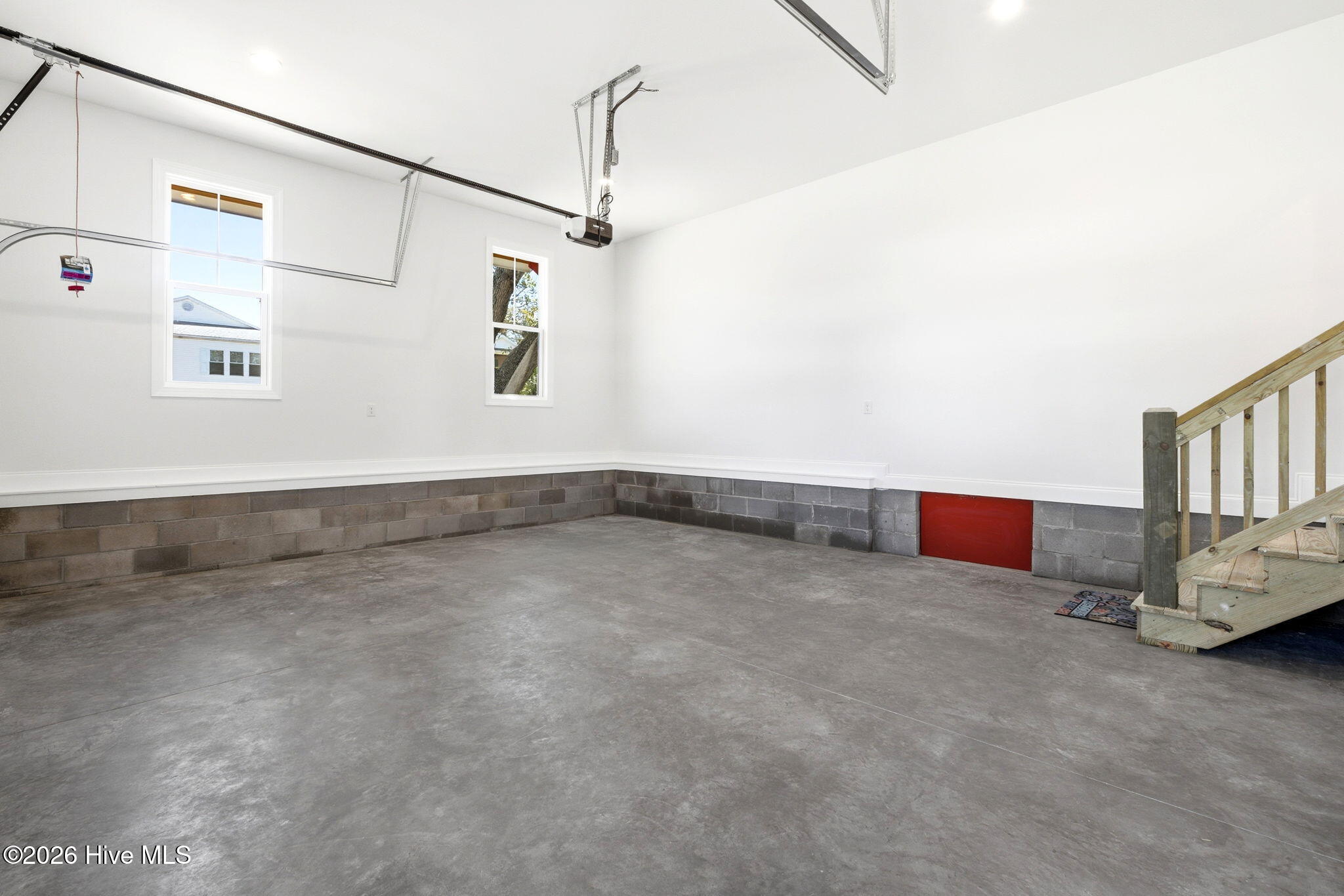 100565030 | Photo 47