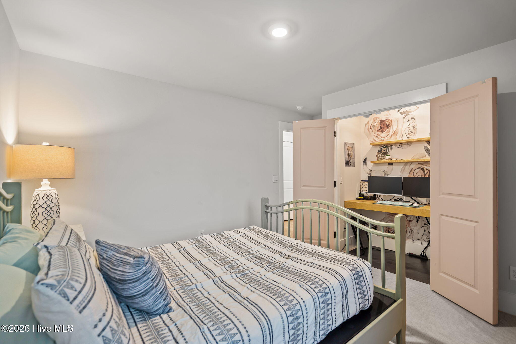 100558026 | Photo 50