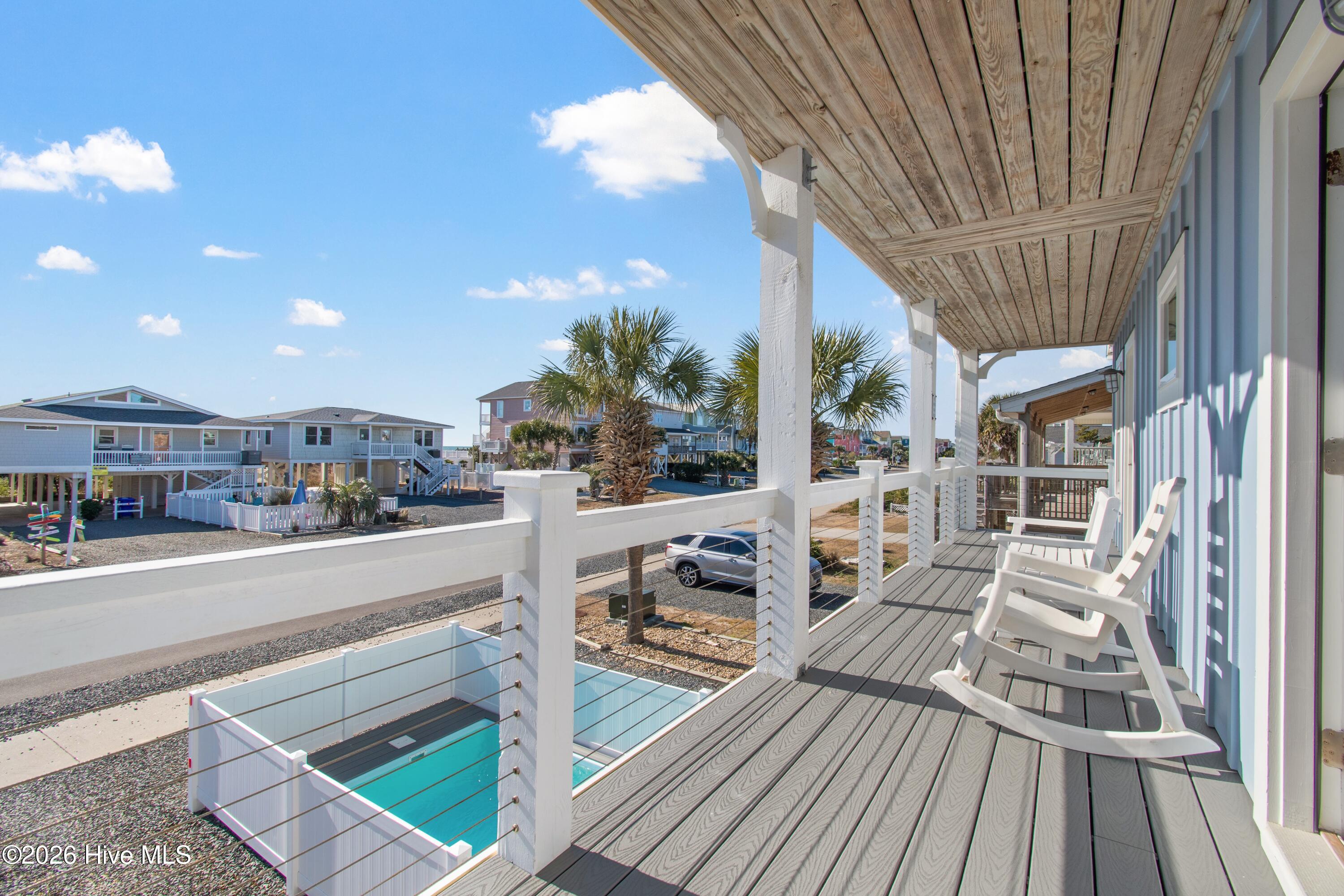 100547553 | Photo 28