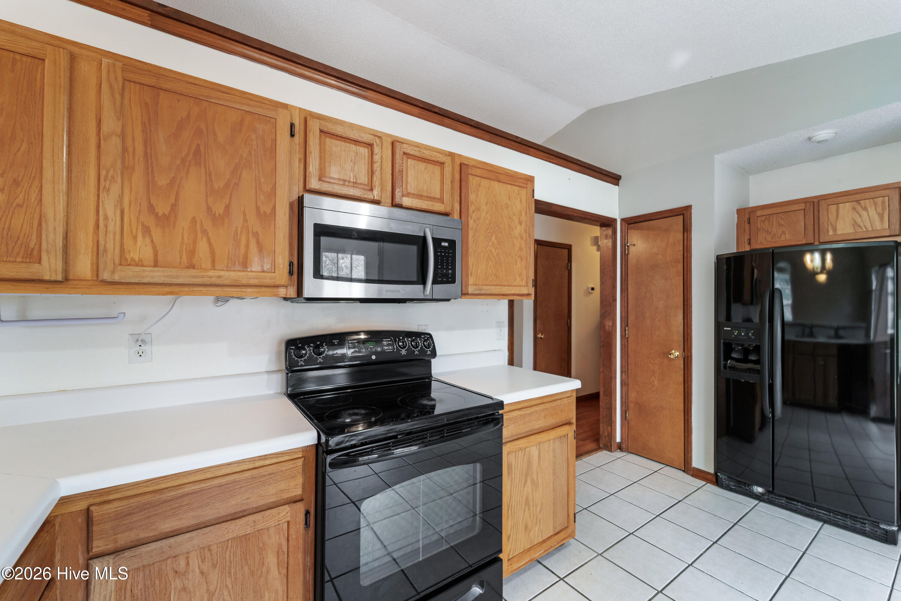 100557968 | Photo 27