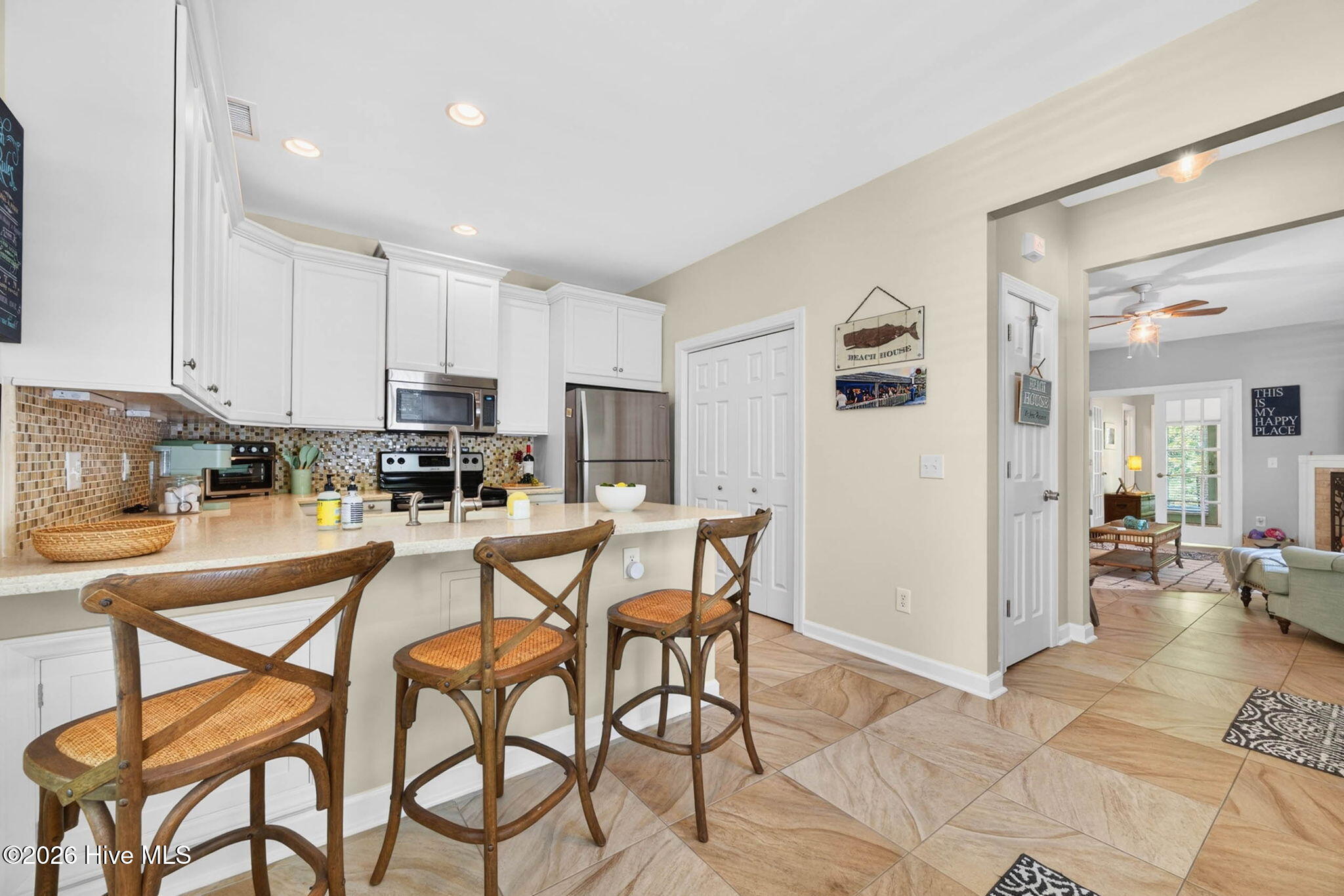 100570358 | Photo 21