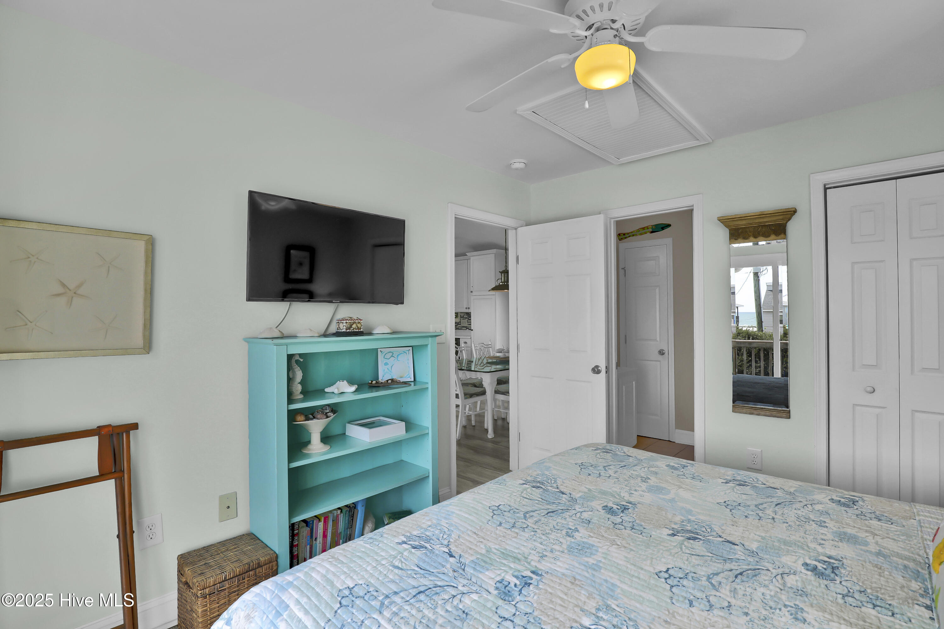 100535648 | Photo 18