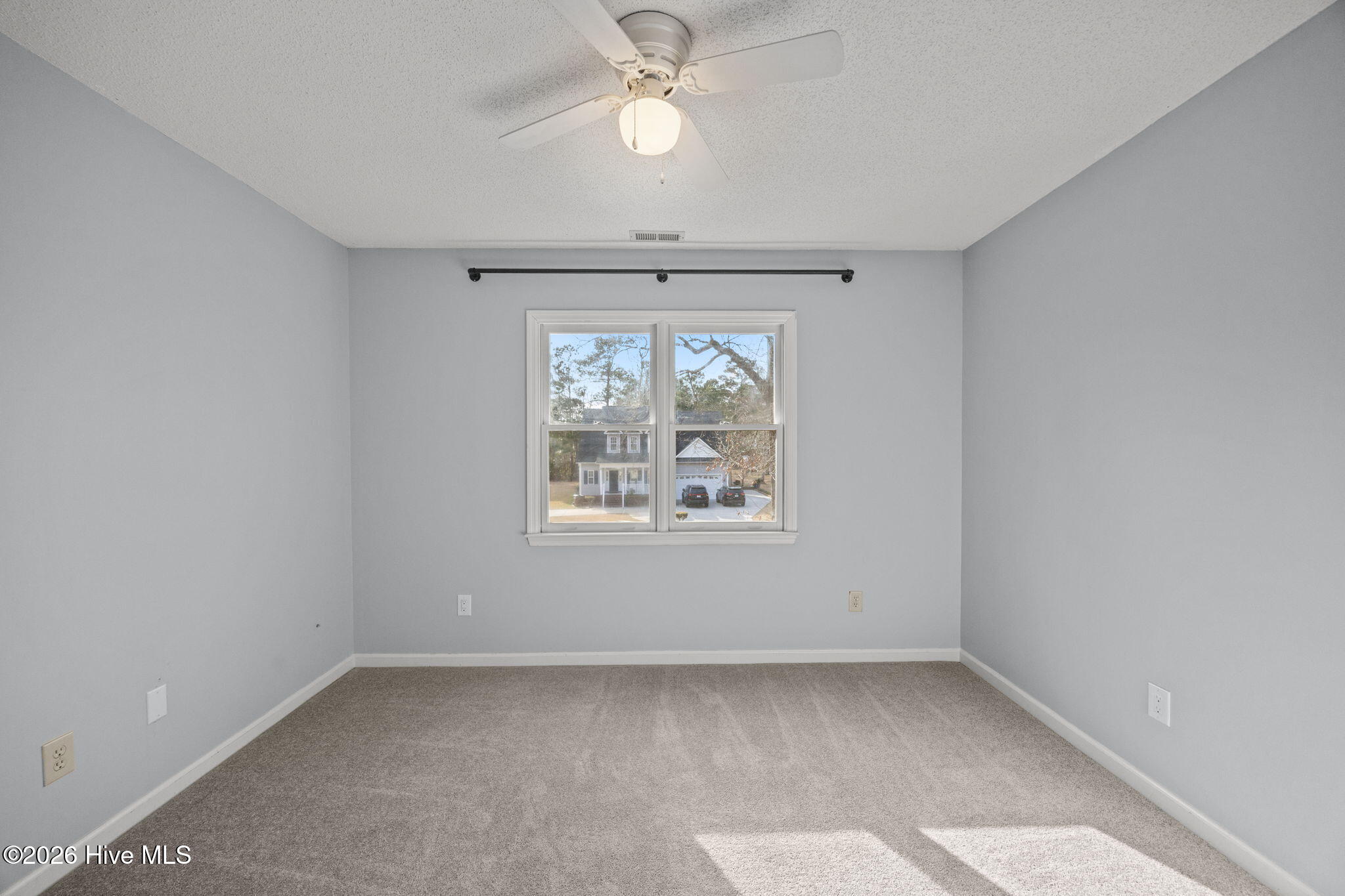 100552786 | Photo 25