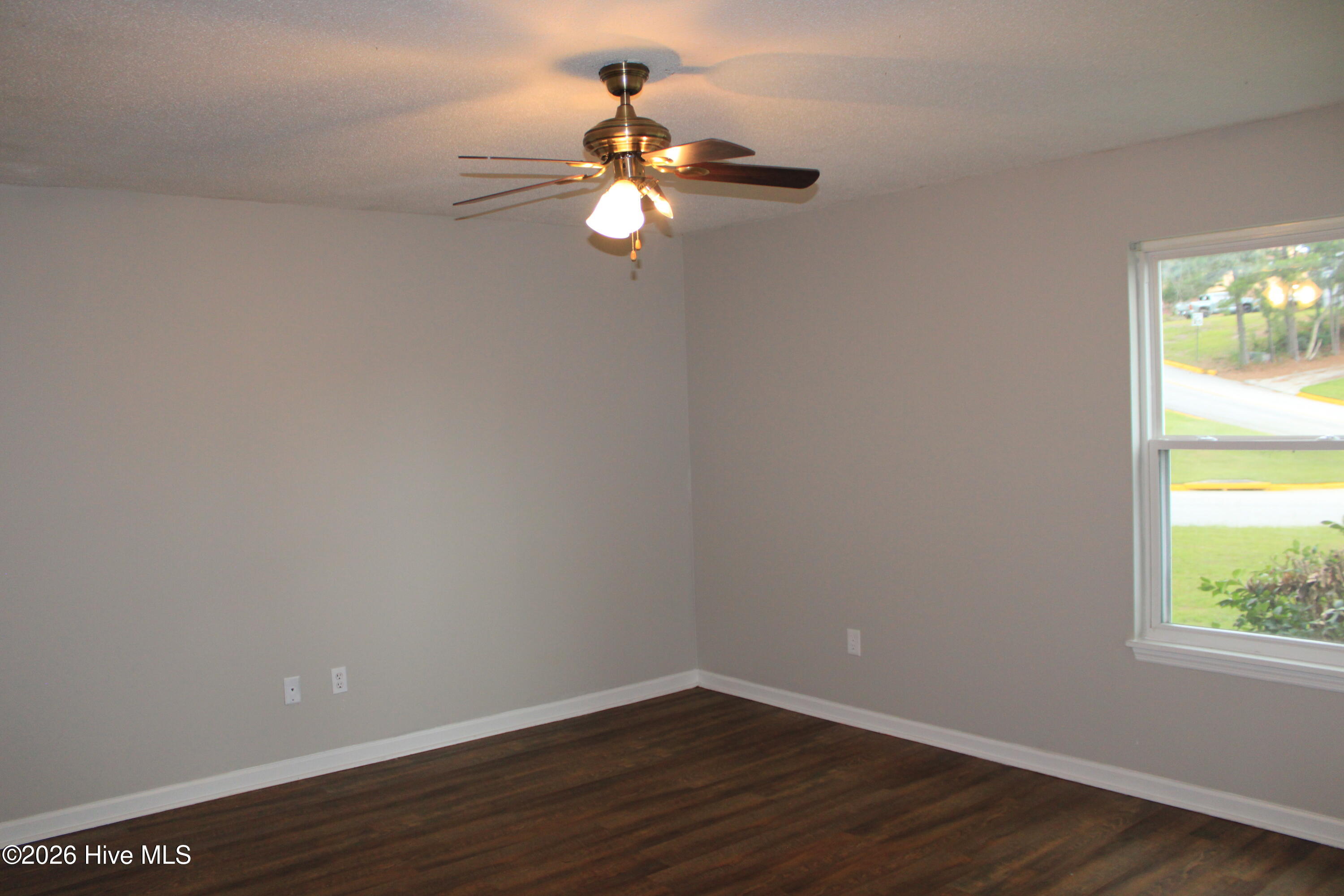 Large master bedroom w/ private bath