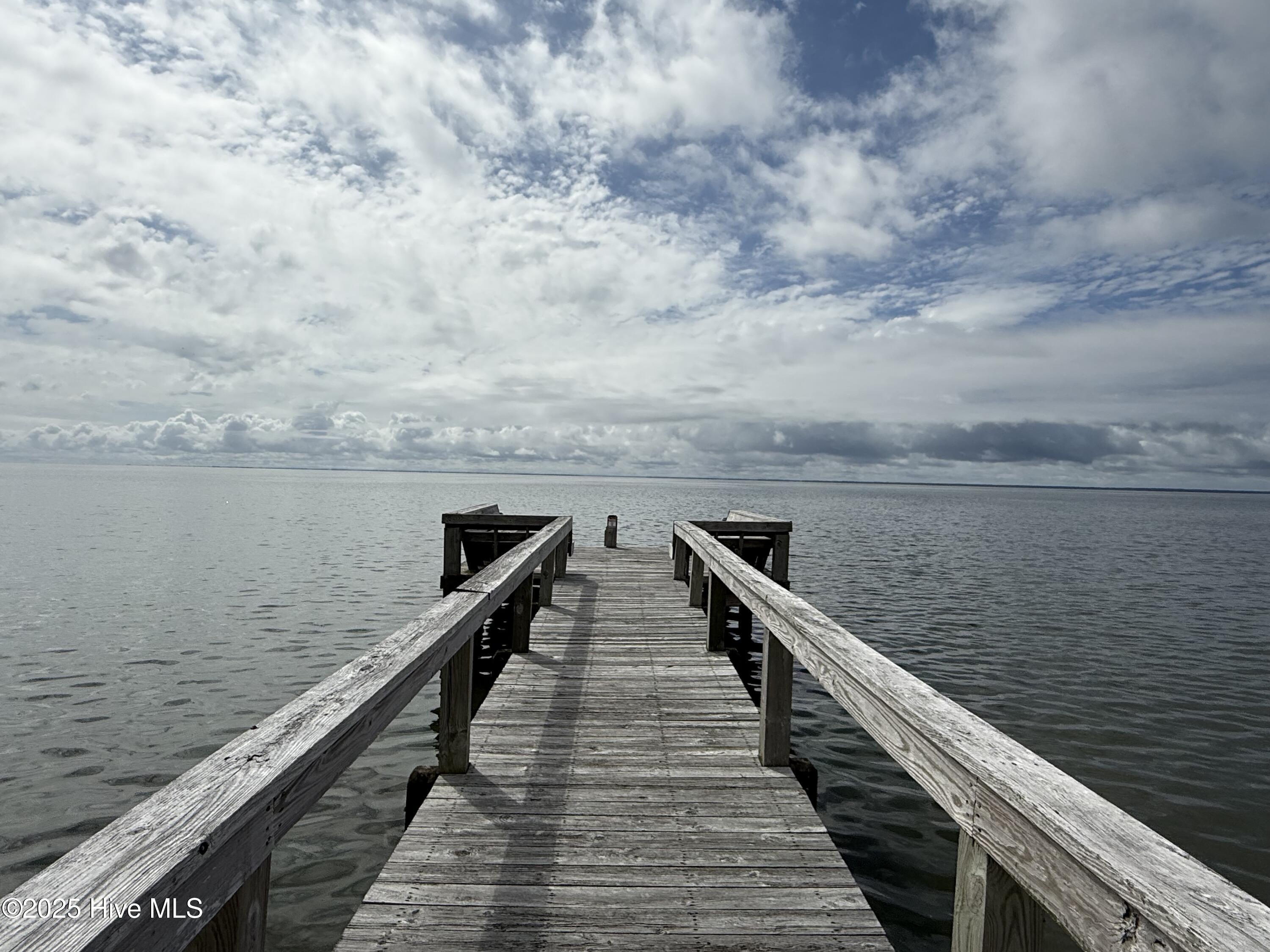Neighborhood pier