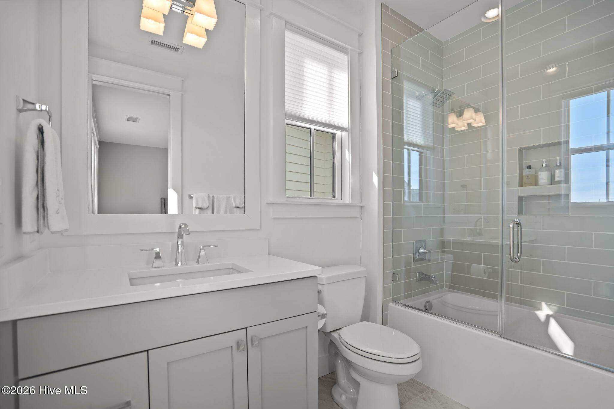 100552762 | Photo 48