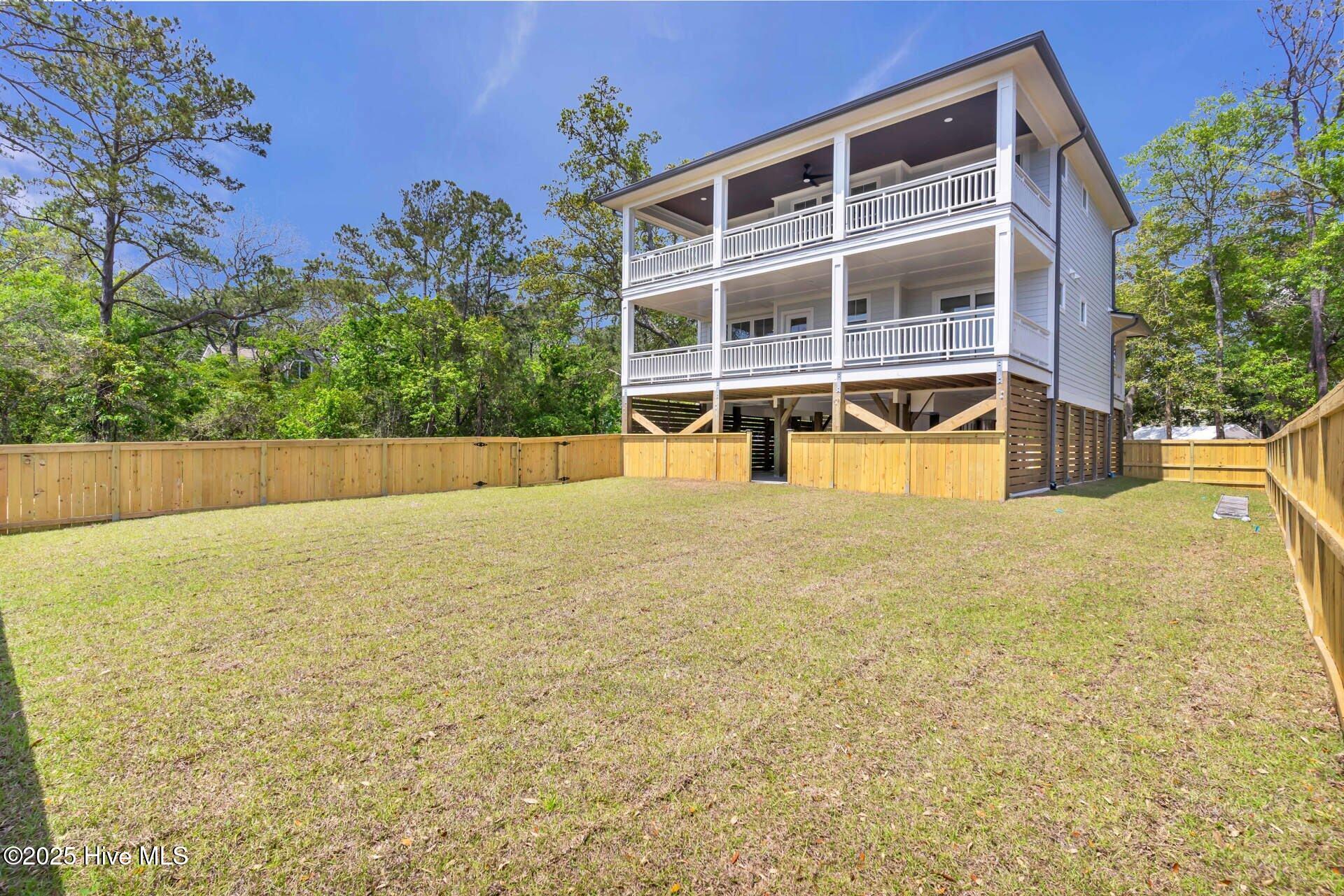 100547120 | Photo 43