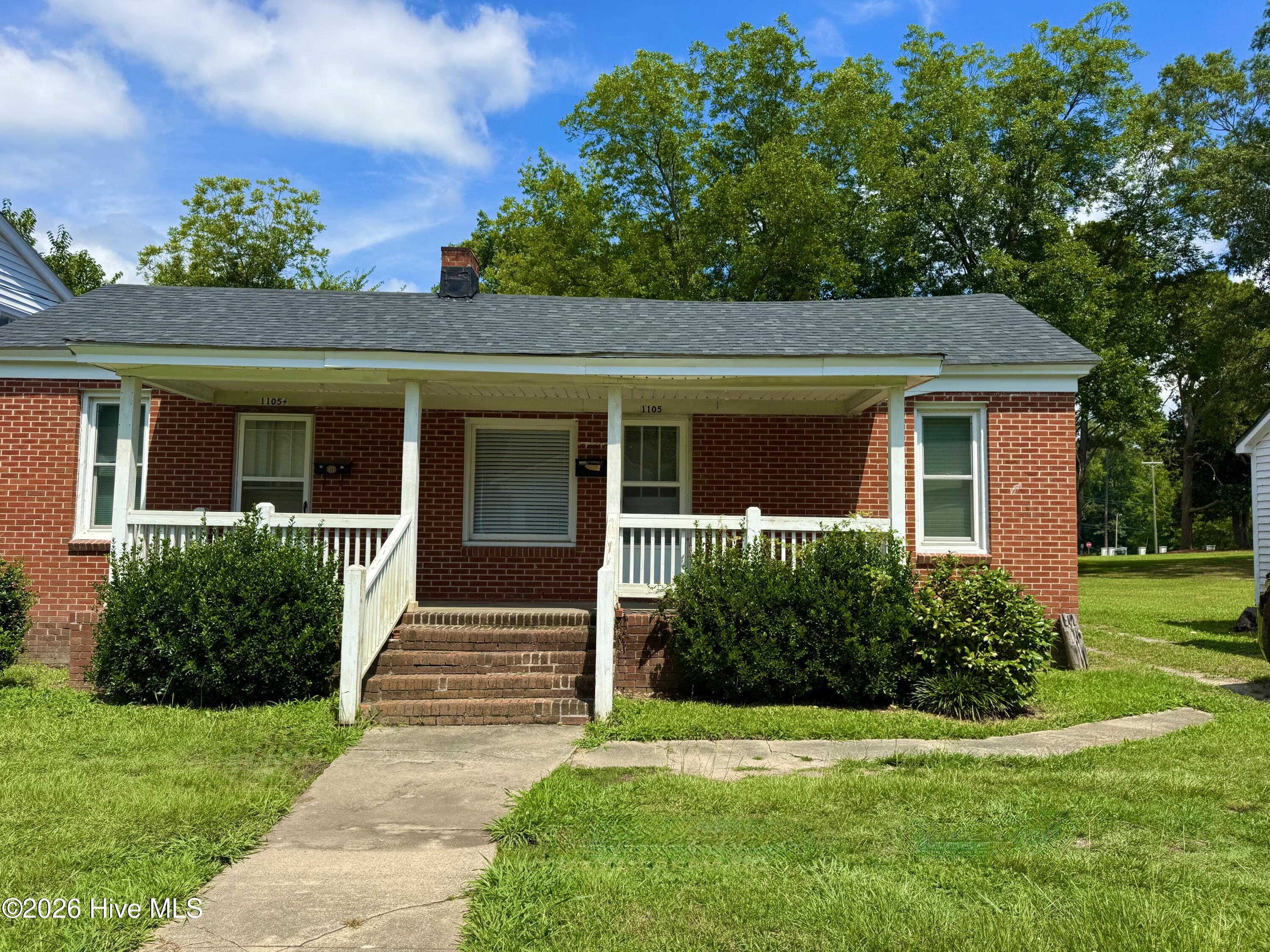 1105 College, Kinston, North Carolina, 2 Bedroom Bedrooms, 5 Room Rooms,1 BathroomBathrooms,Duplex,For sale,College,100603571 1105 College, Kinston, North Carolina, 2 Bedroom Bedrooms, 5 Room Rooms,1 BathroomBathrooms,Duplex,For sale,College,100603571