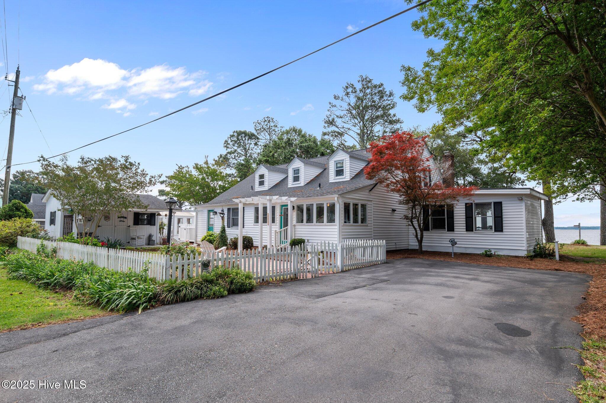 Homes for sale in Bath, NC | 1339 Bayview Rd, Bath, NC 27808 | MLS# 100508849