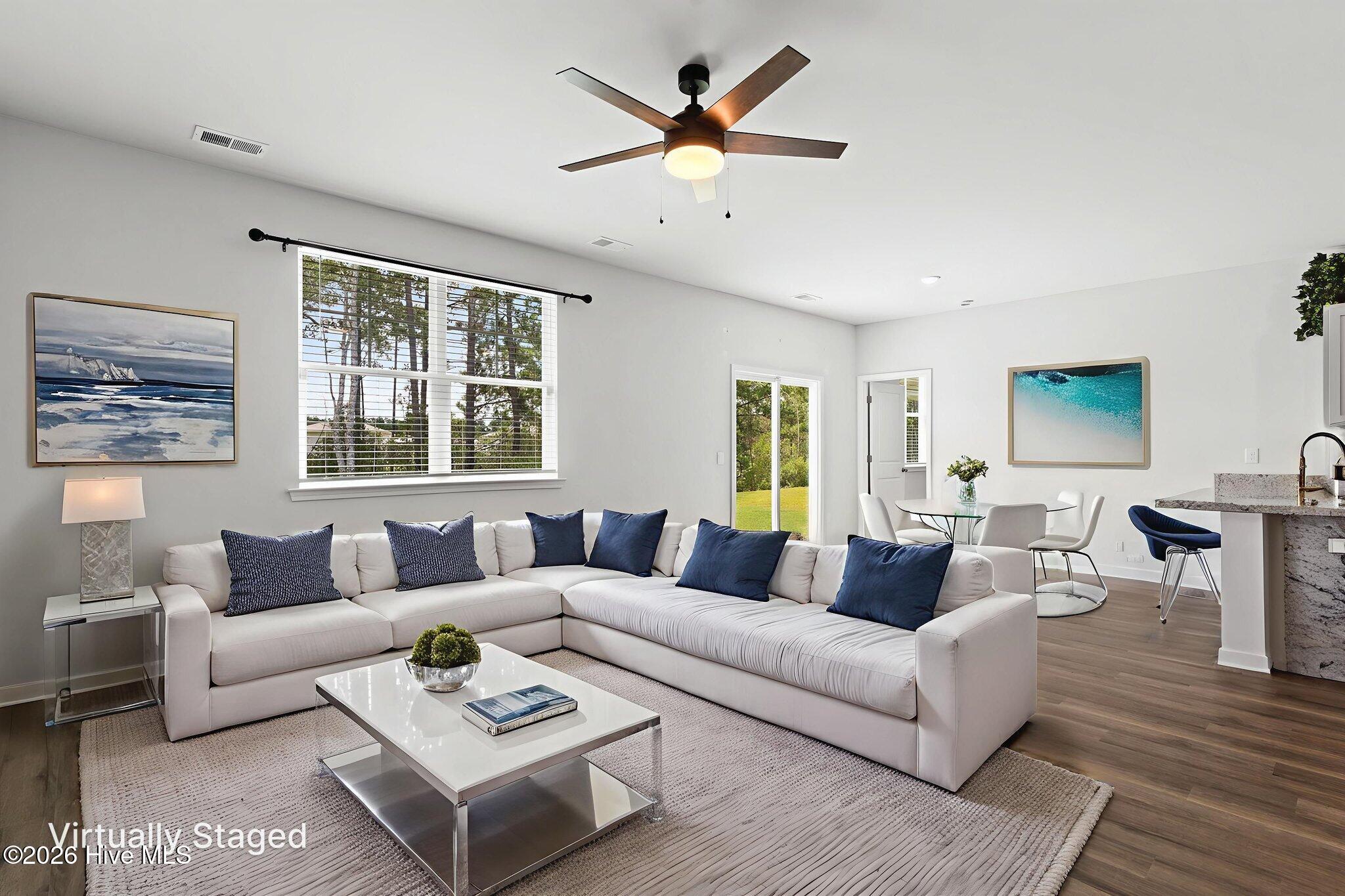 100556458 | Photo 11