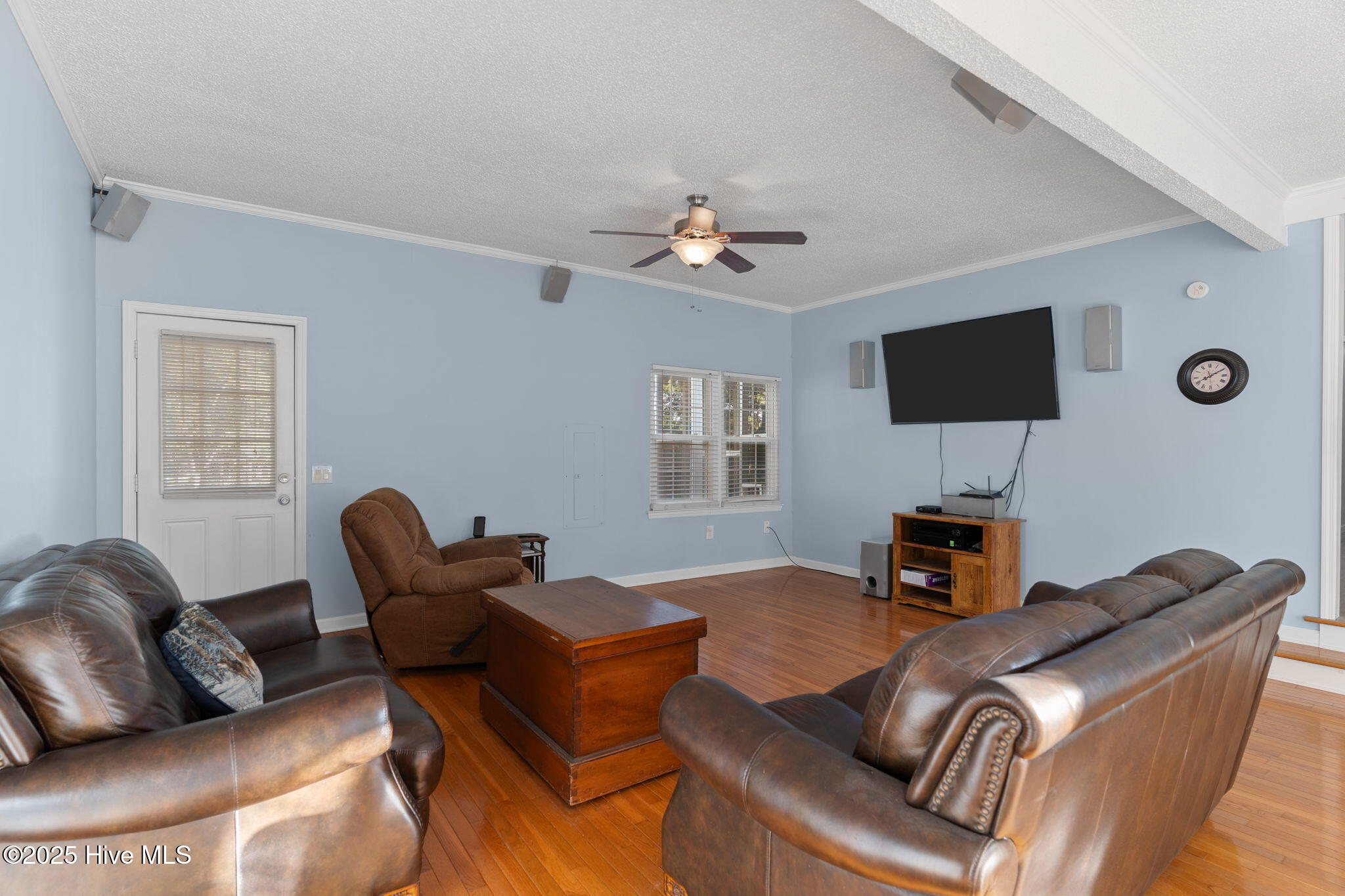 100527660 | Photo 15