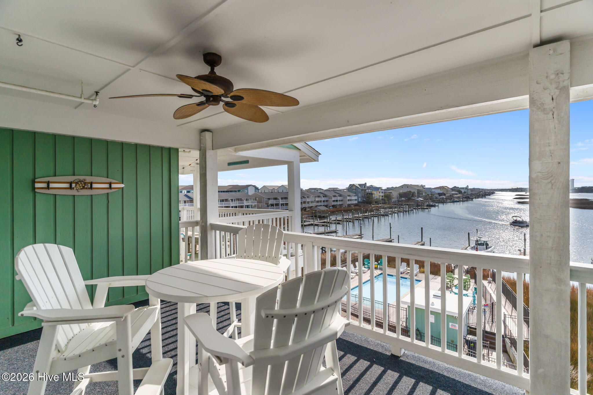 100548962 | Photo 34