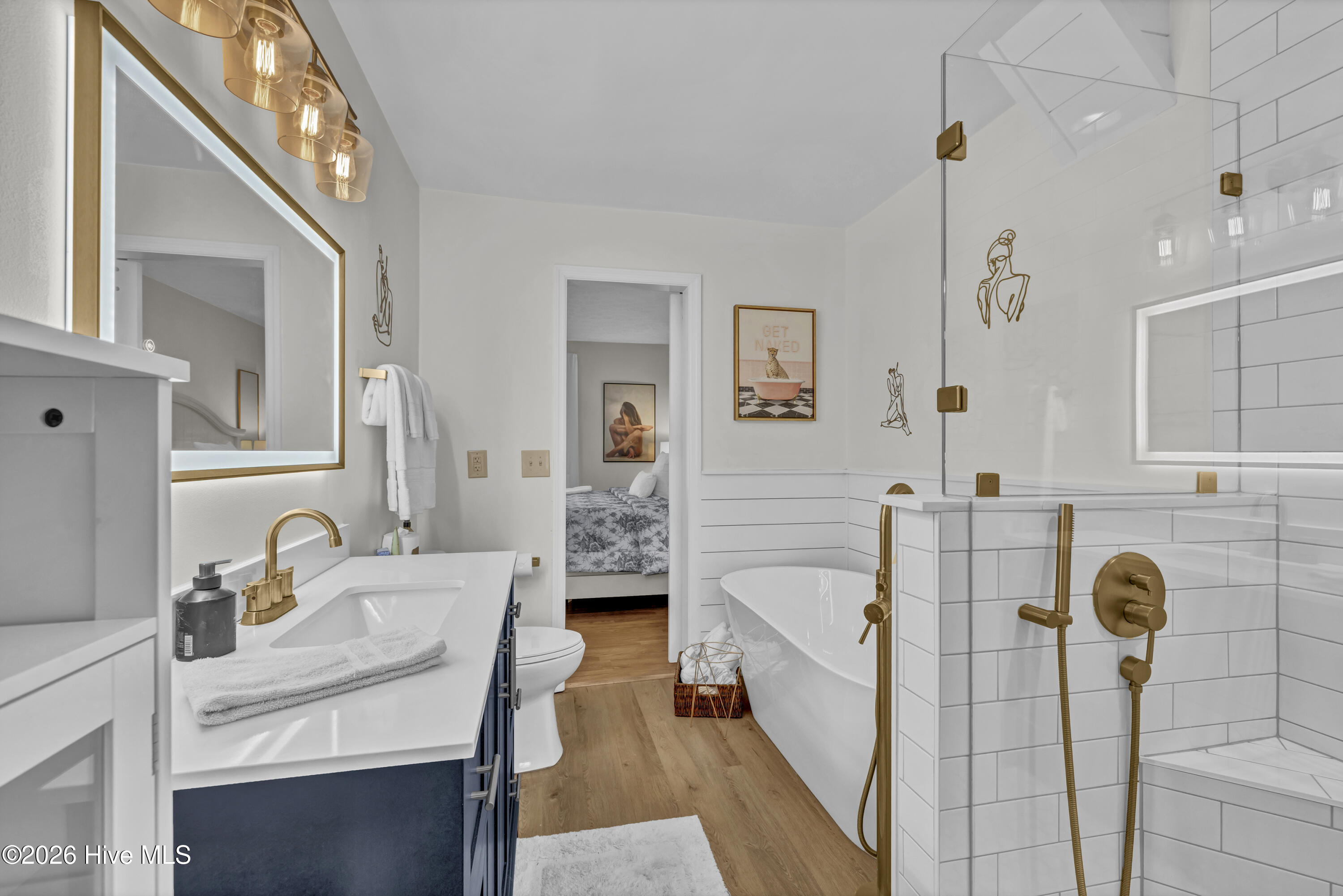 100550839 | Photo 34