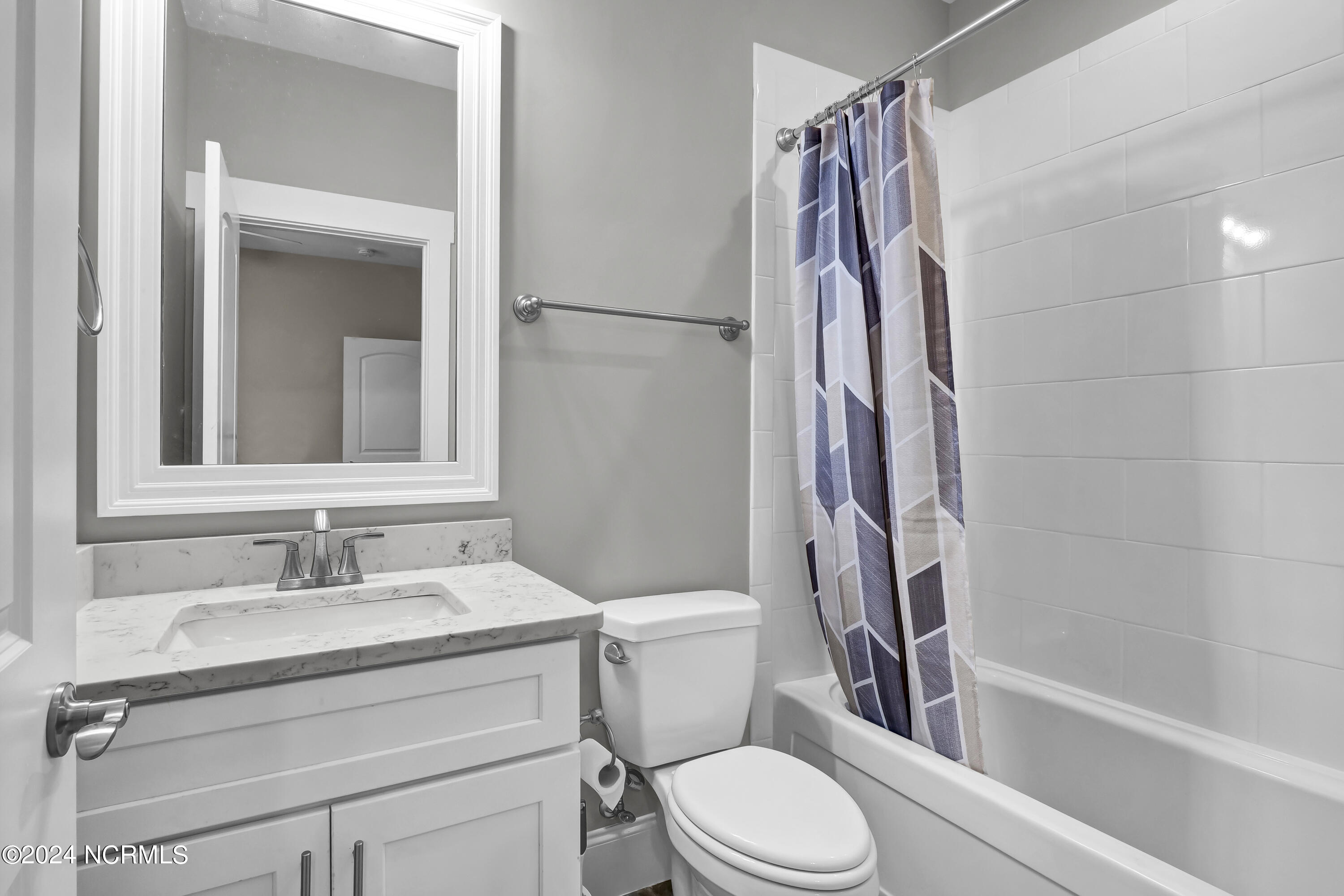 100565590 | Photo 15