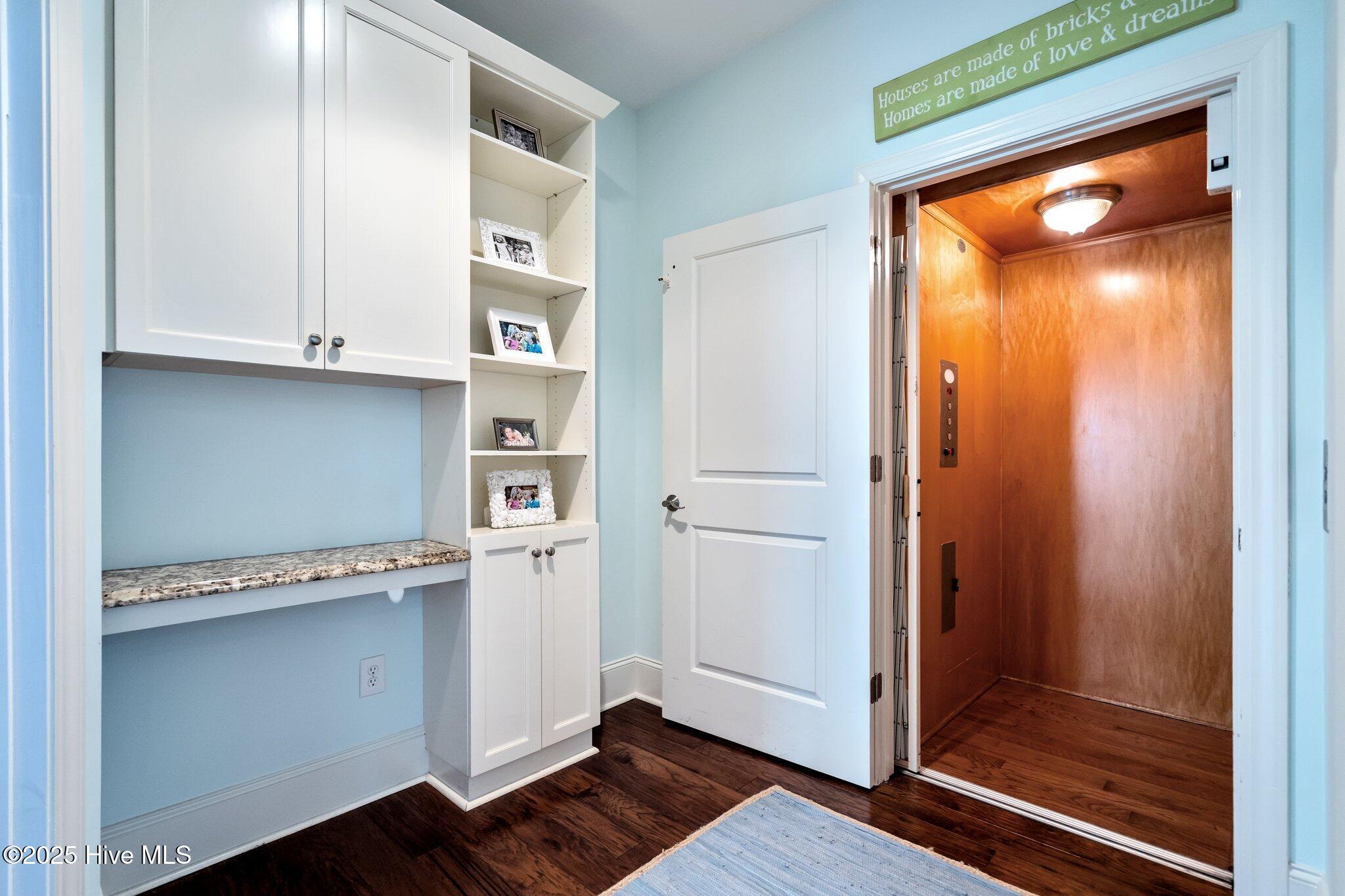 100513091 | Photo 82