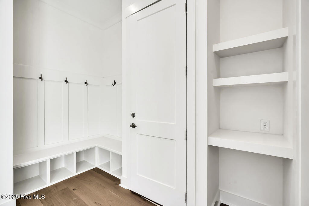 100516438 | Photo 40