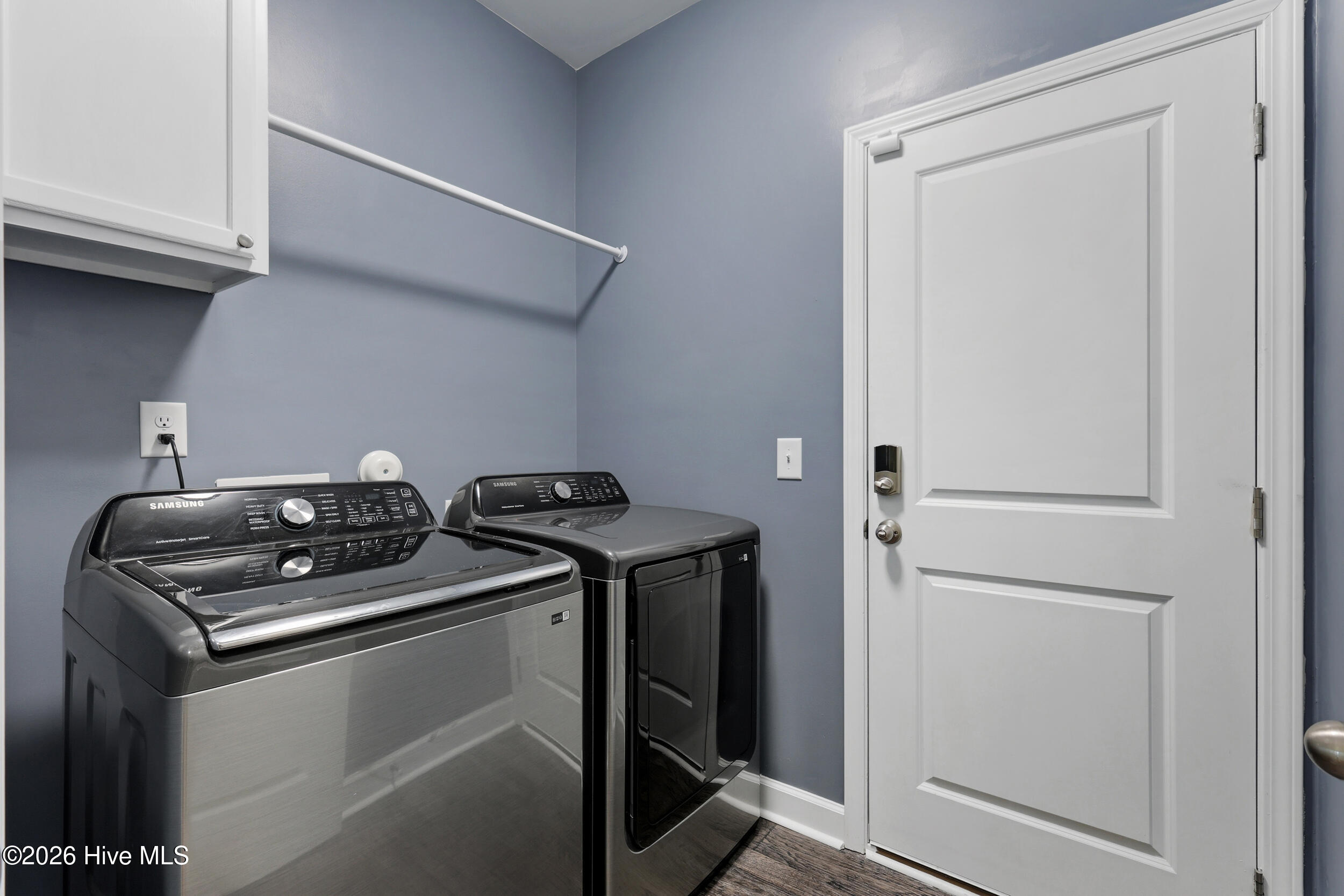 100565855 | Photo 34