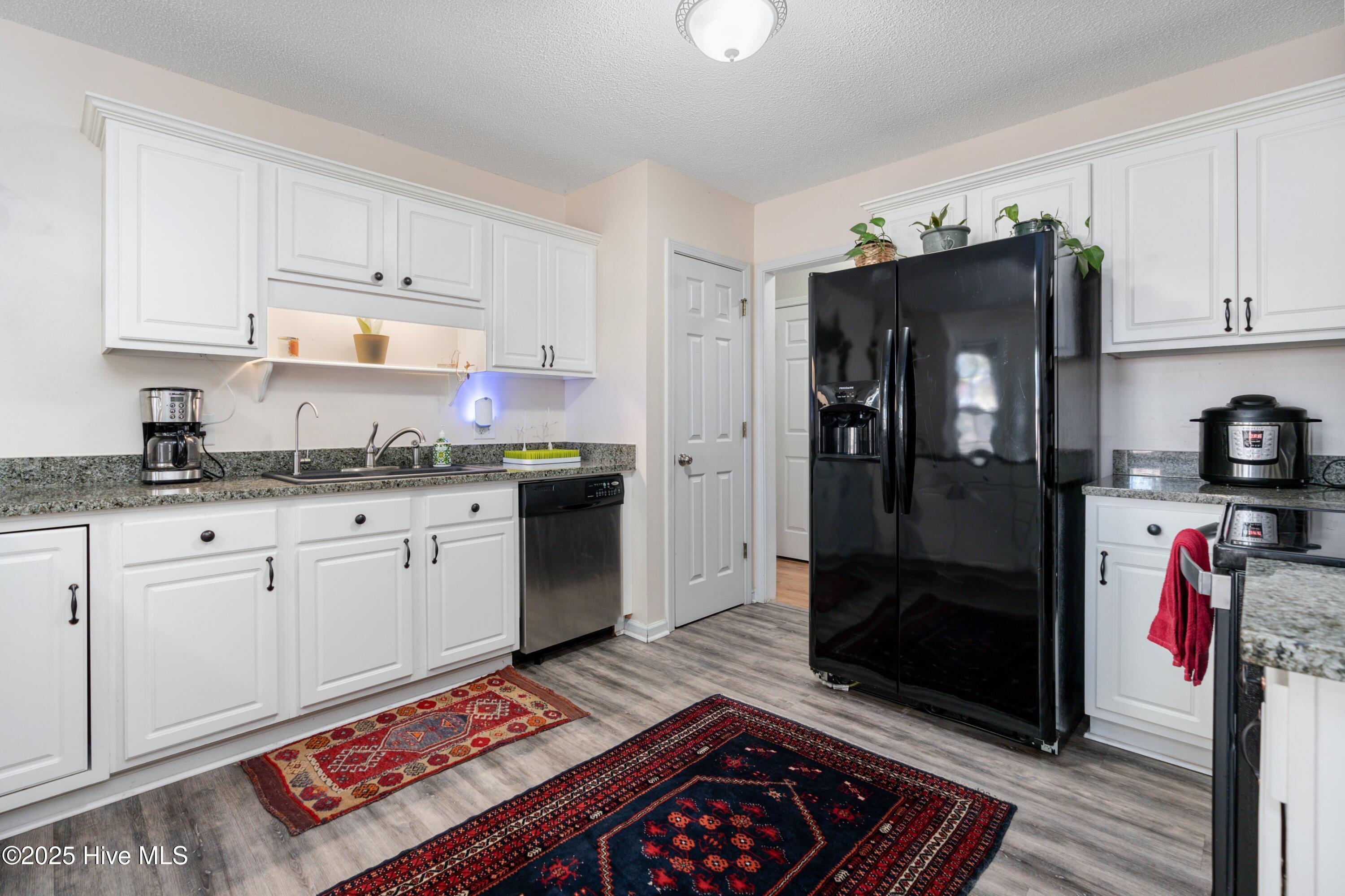 100565121 | Photo 15