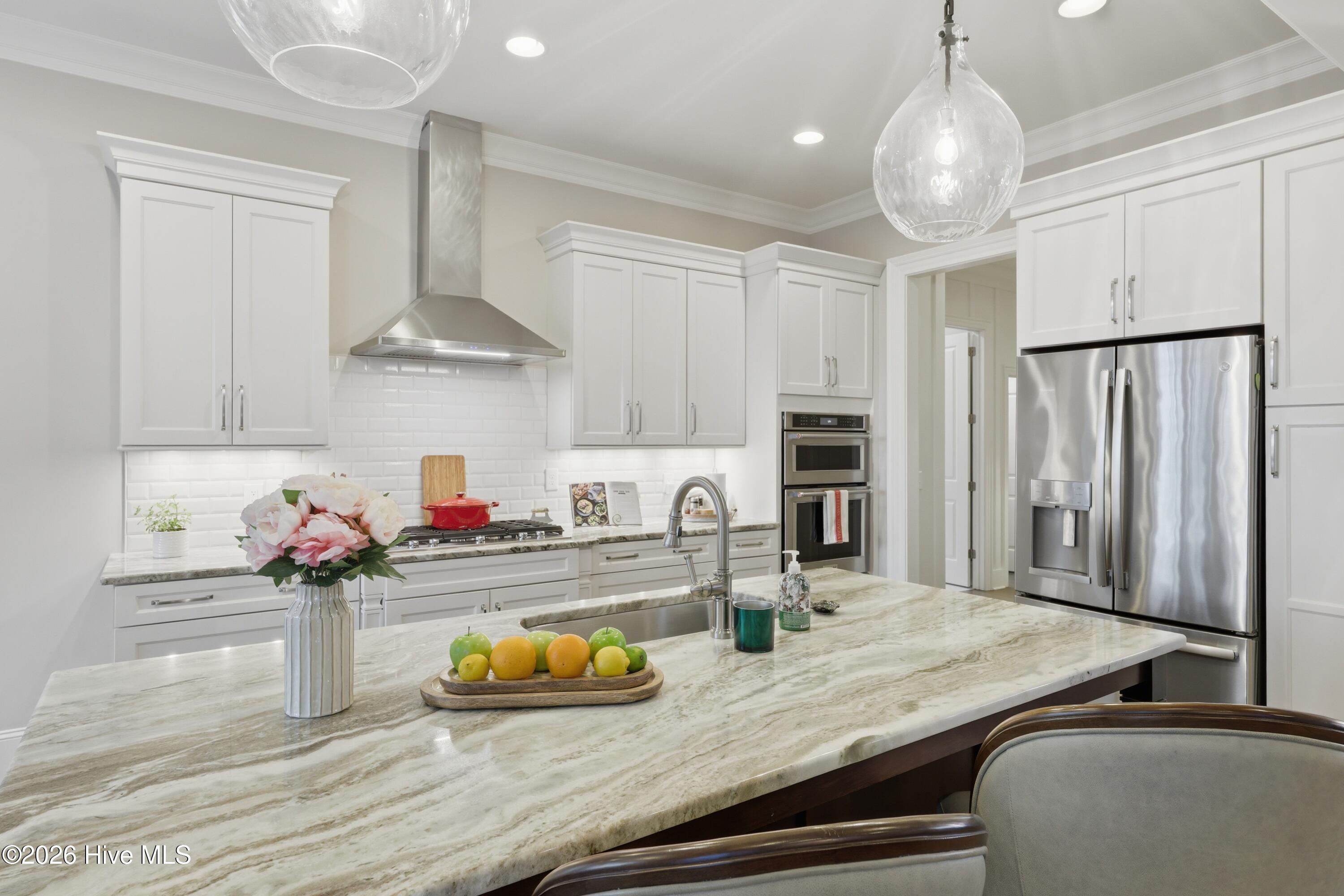 100560697 | Photo 28