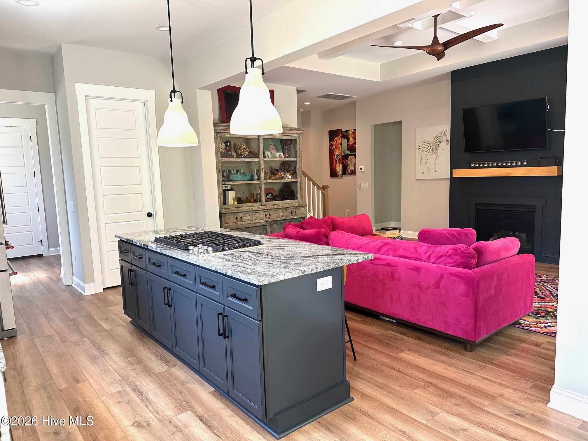 100565130 | Photo 15