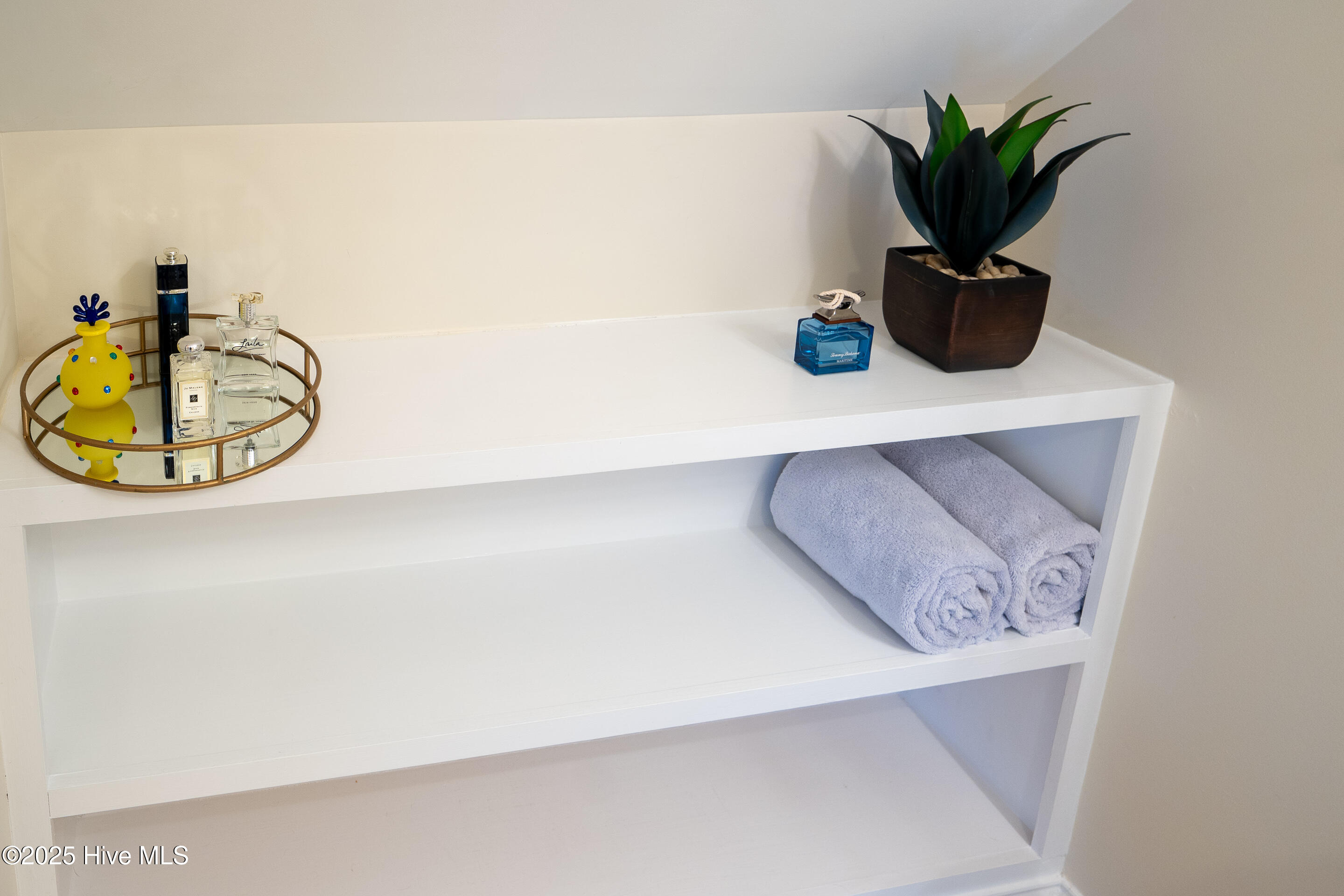 100526851 | Photo 40