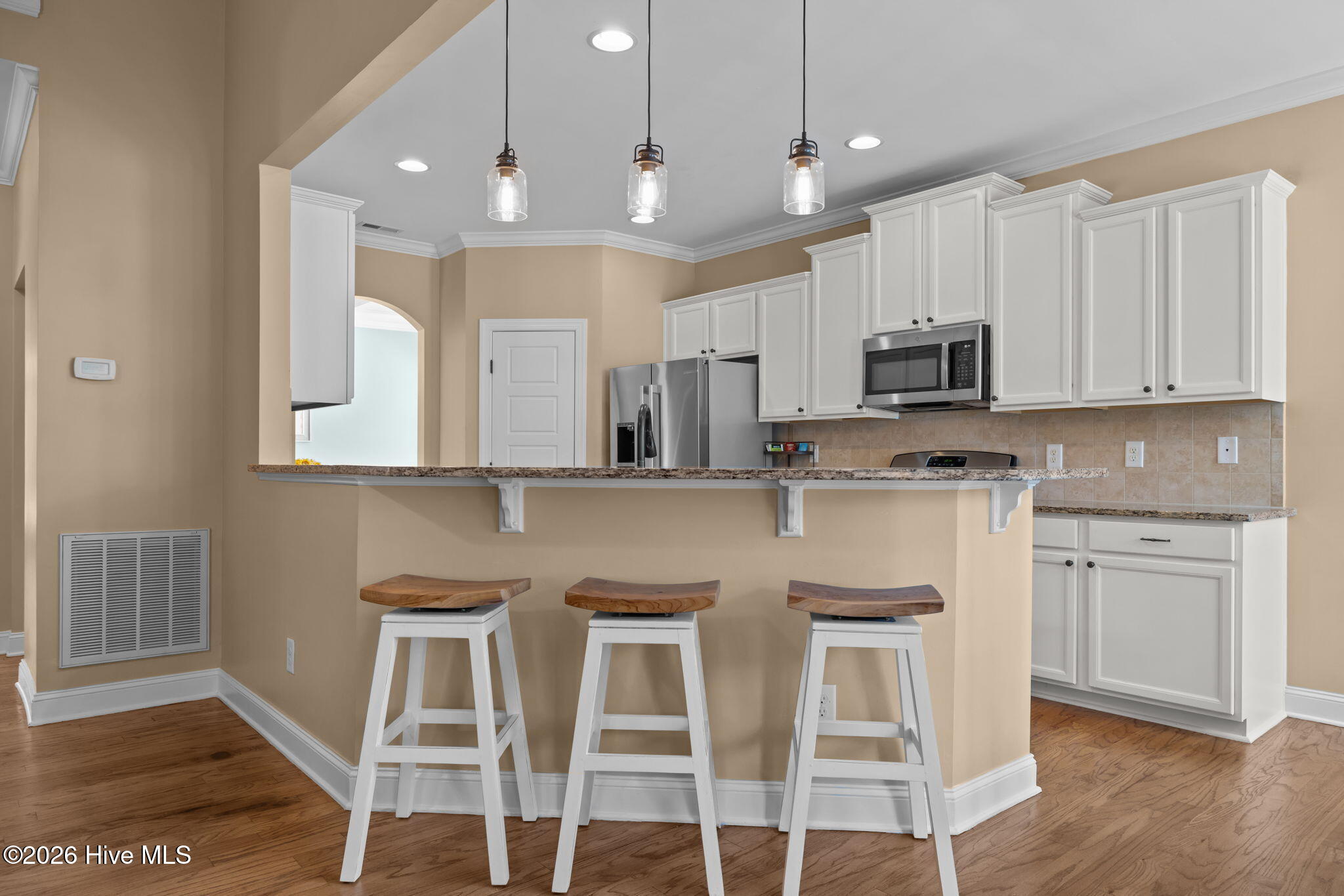 100549761 | Photo 11