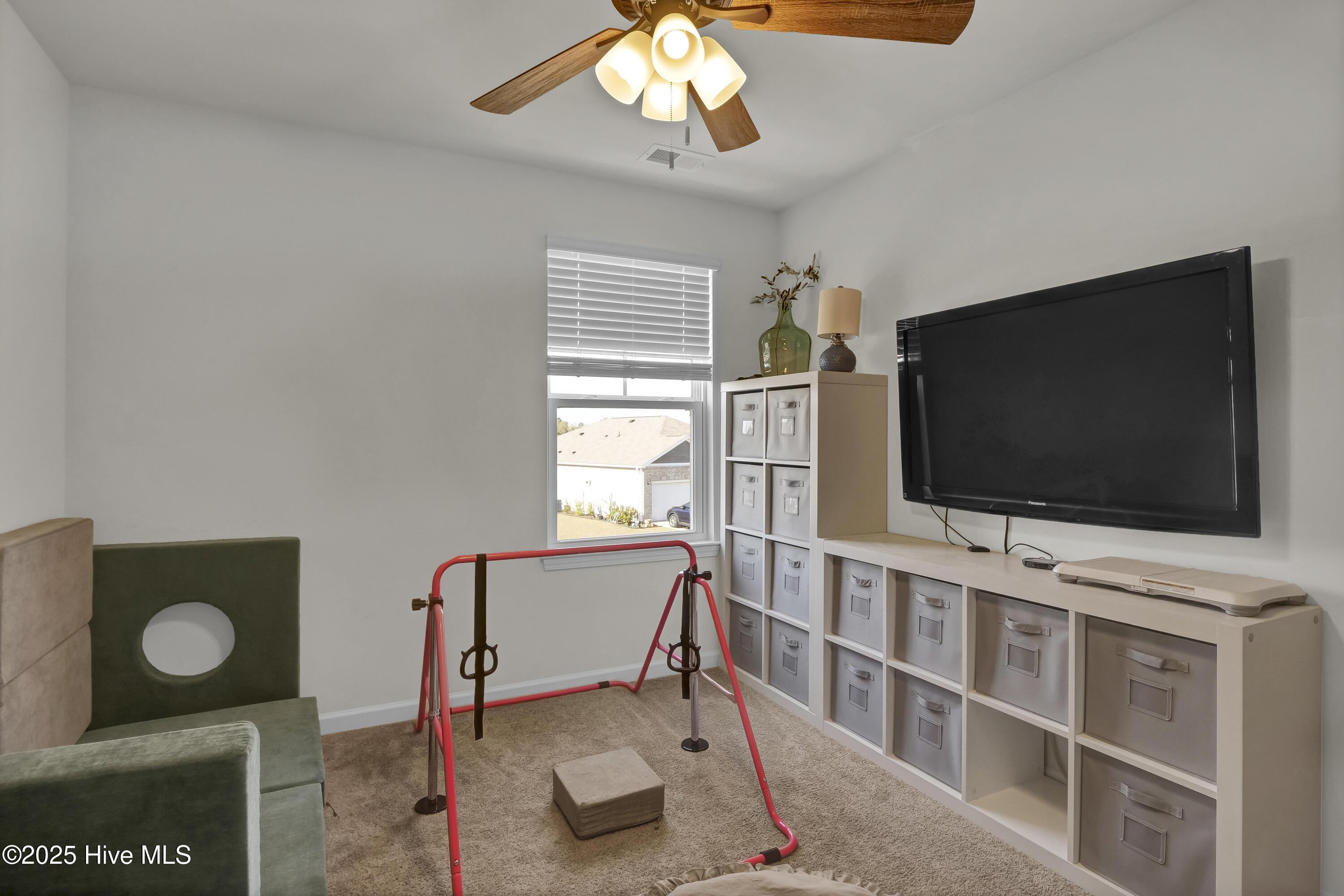 100561368 | Photo 27