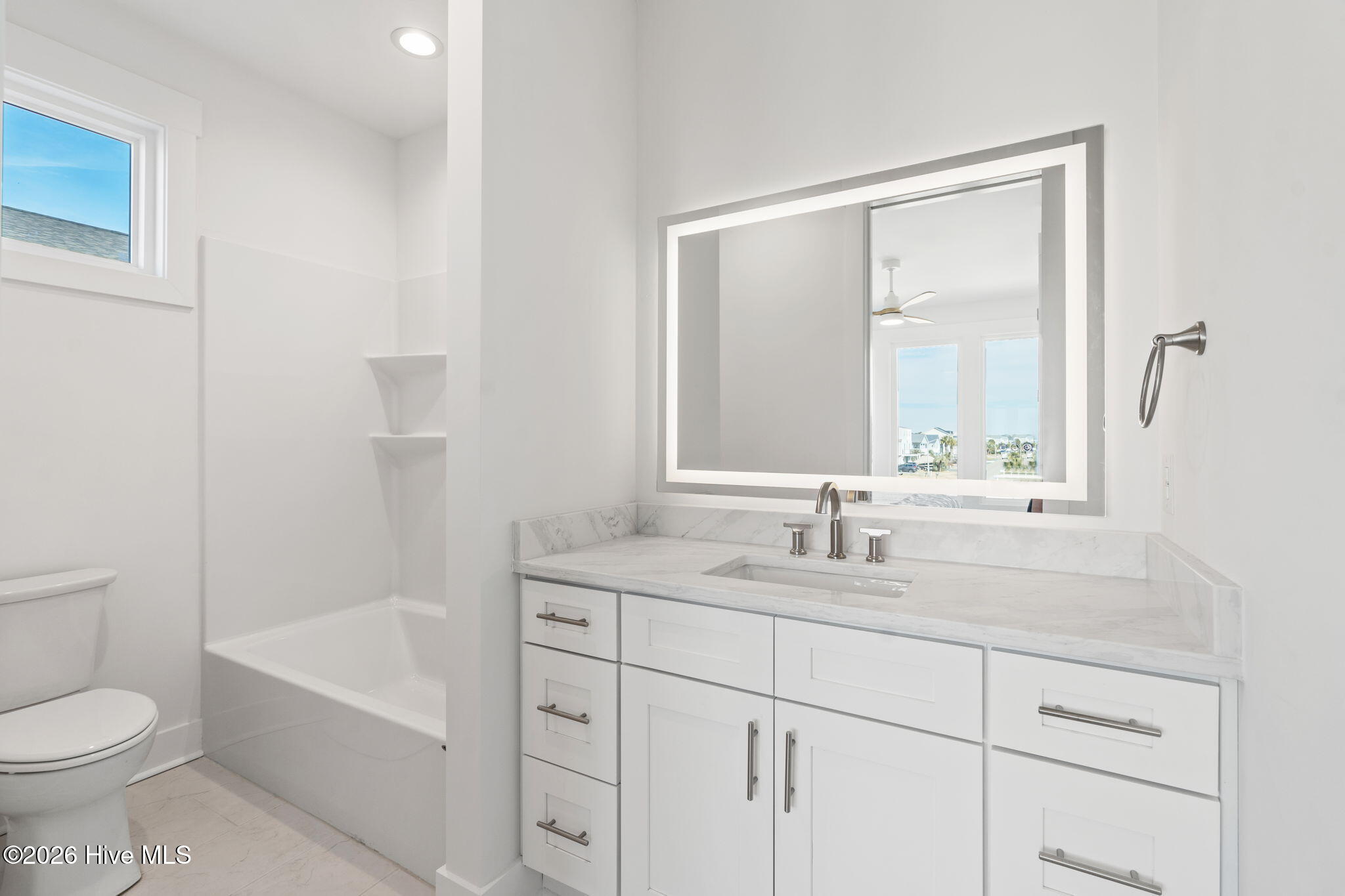 100554588 | Photo 26