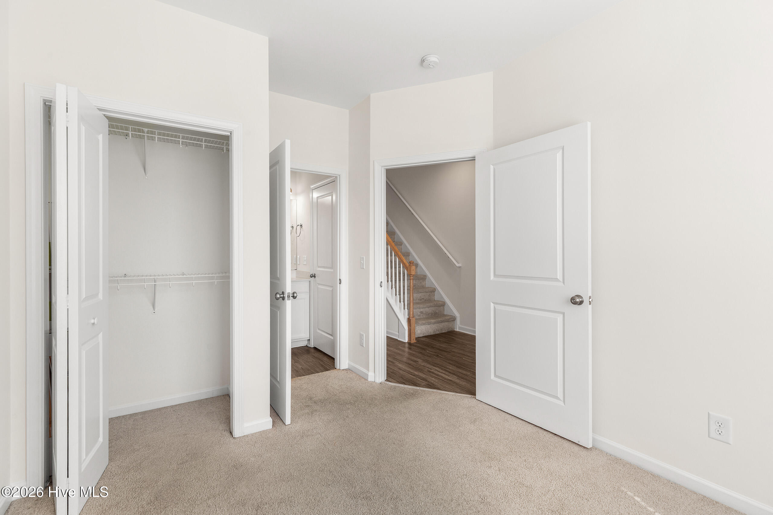 100562810 | Photo 20