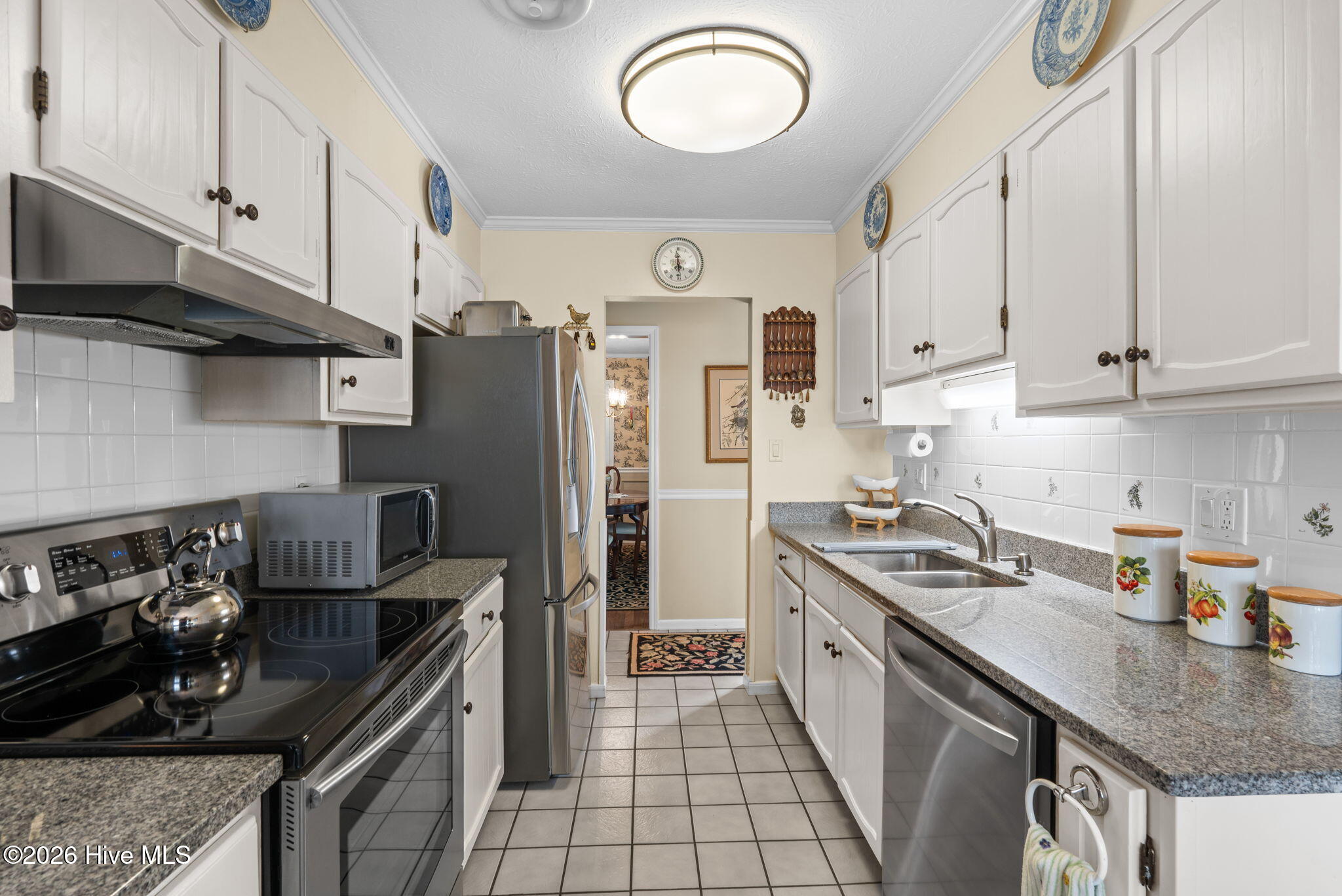 100564261 | Photo 31