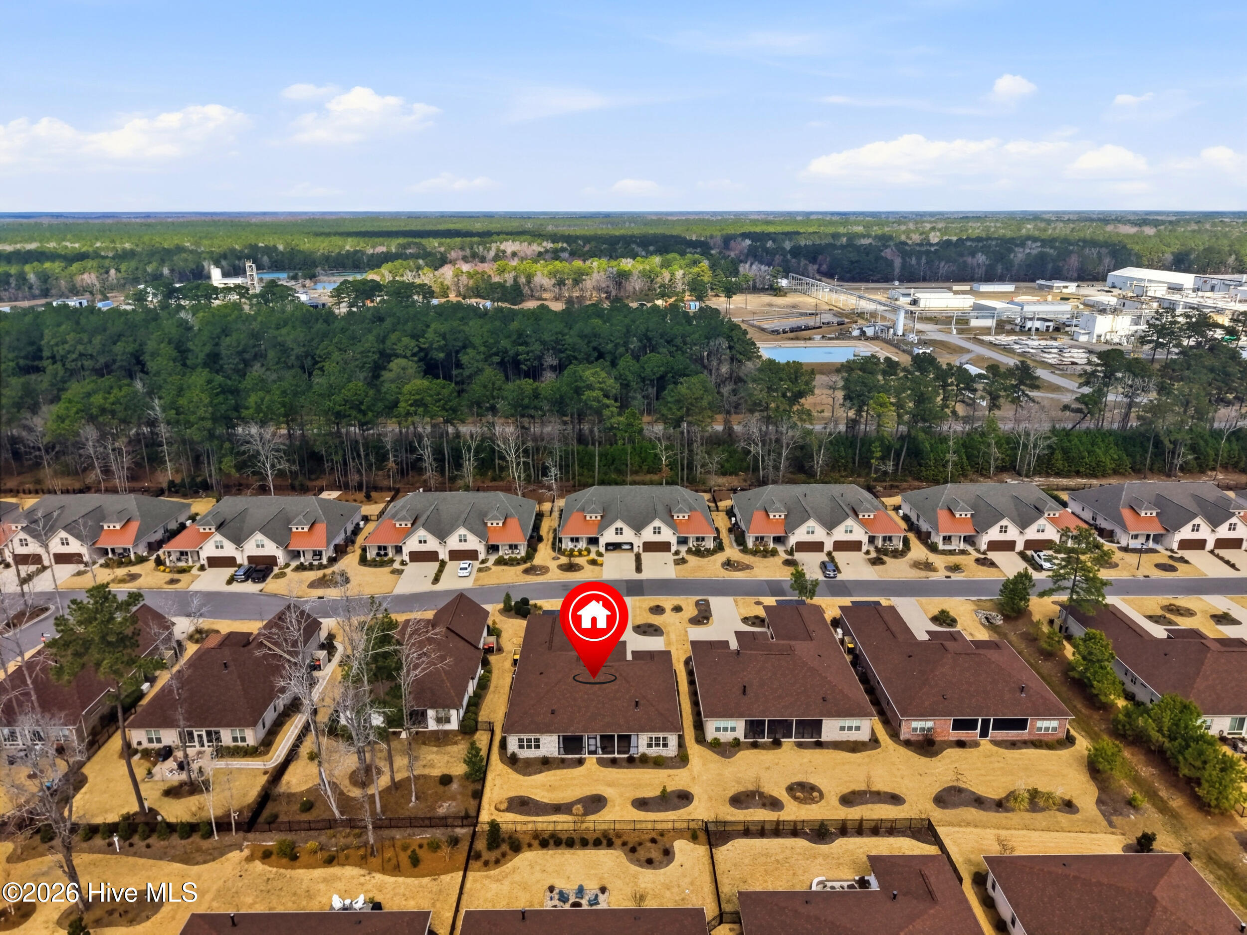 100560979 | Photo 53