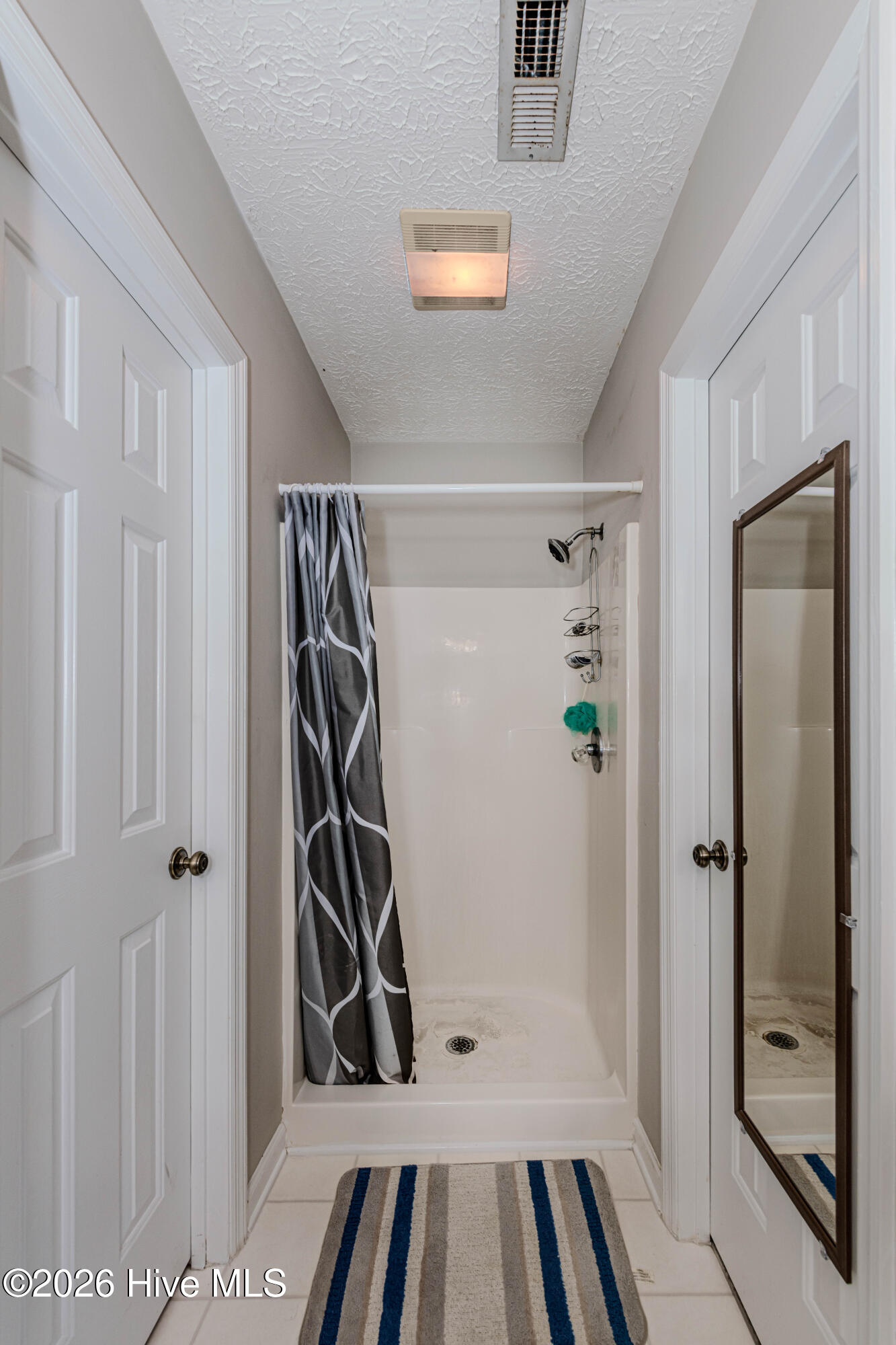 100569182 | Photo 35